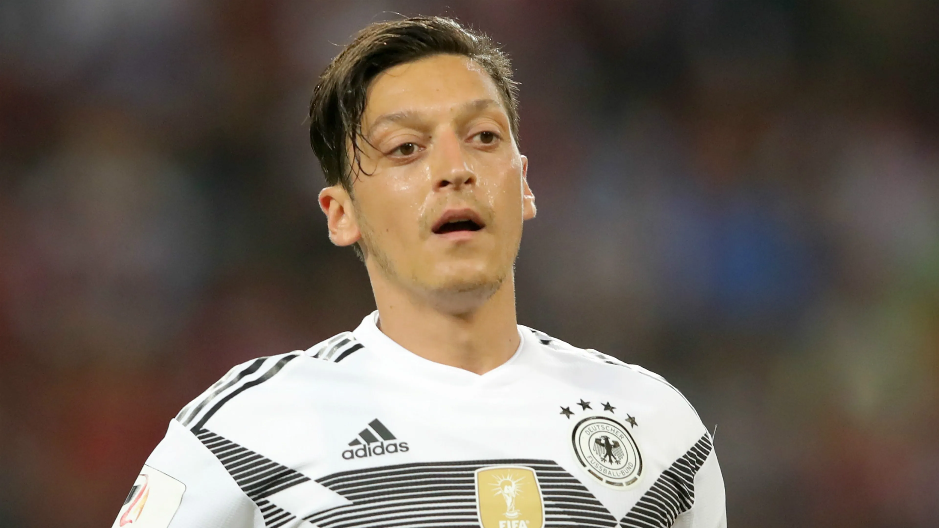 Fine di un’era: Ozil si ritira. Carriera da gamer in vista?