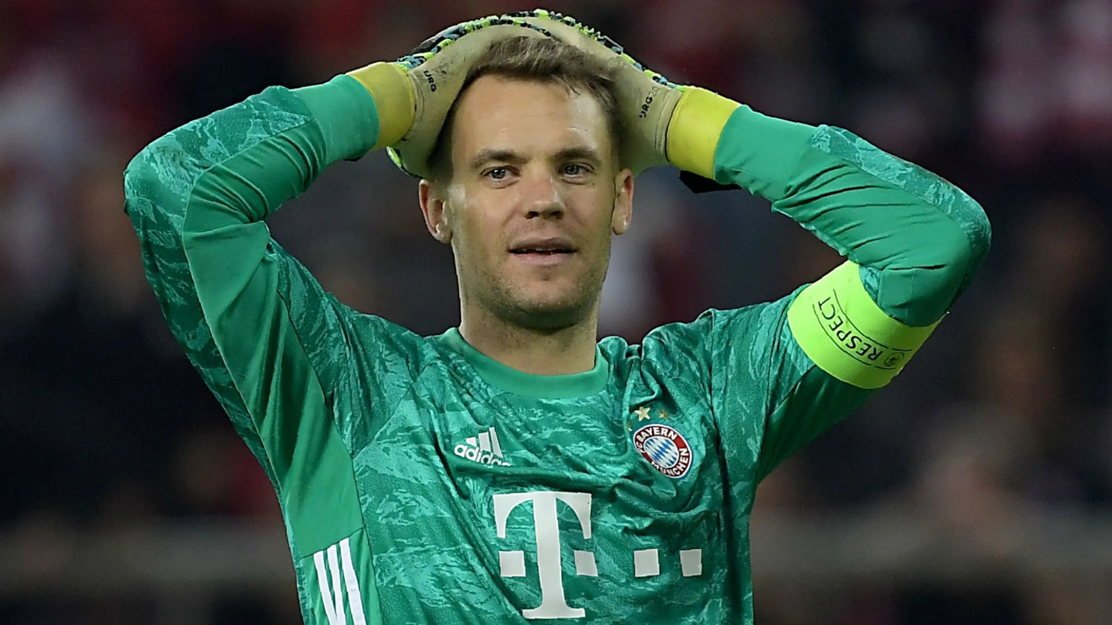 Neuer attacca il Bayern per difendere un amico: Kahn replica in modo duro