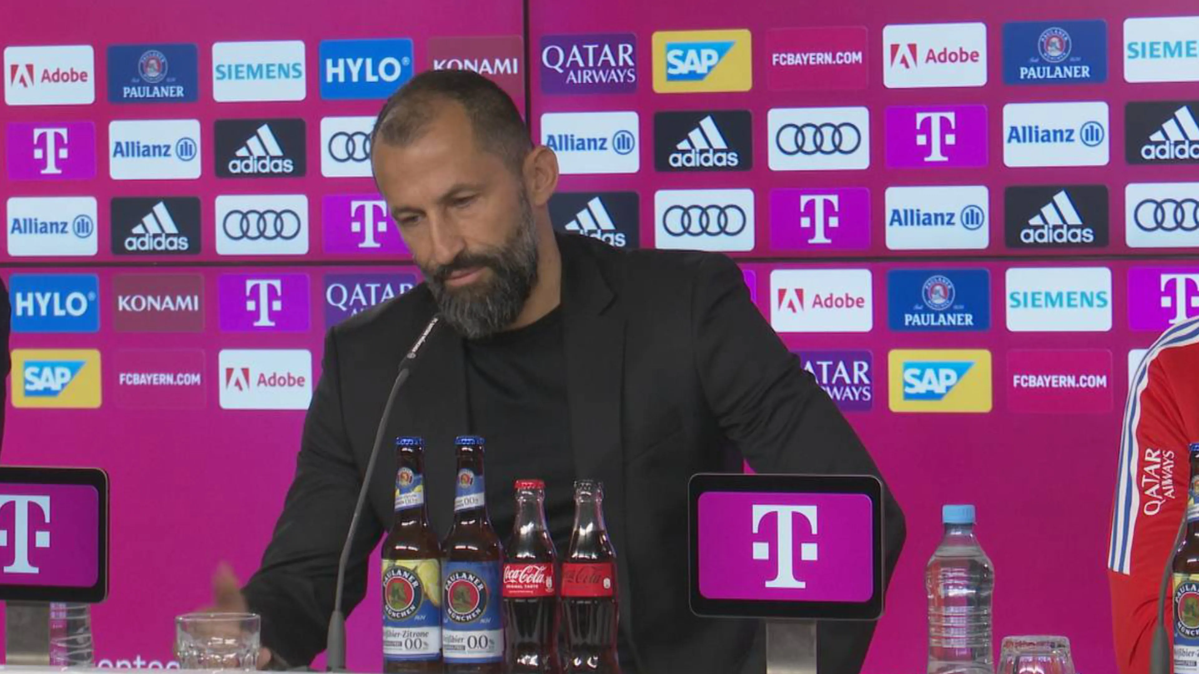 Bayern Monaco, Salihamidzic sul futuro di Cancelo: “Situazione impensabile”