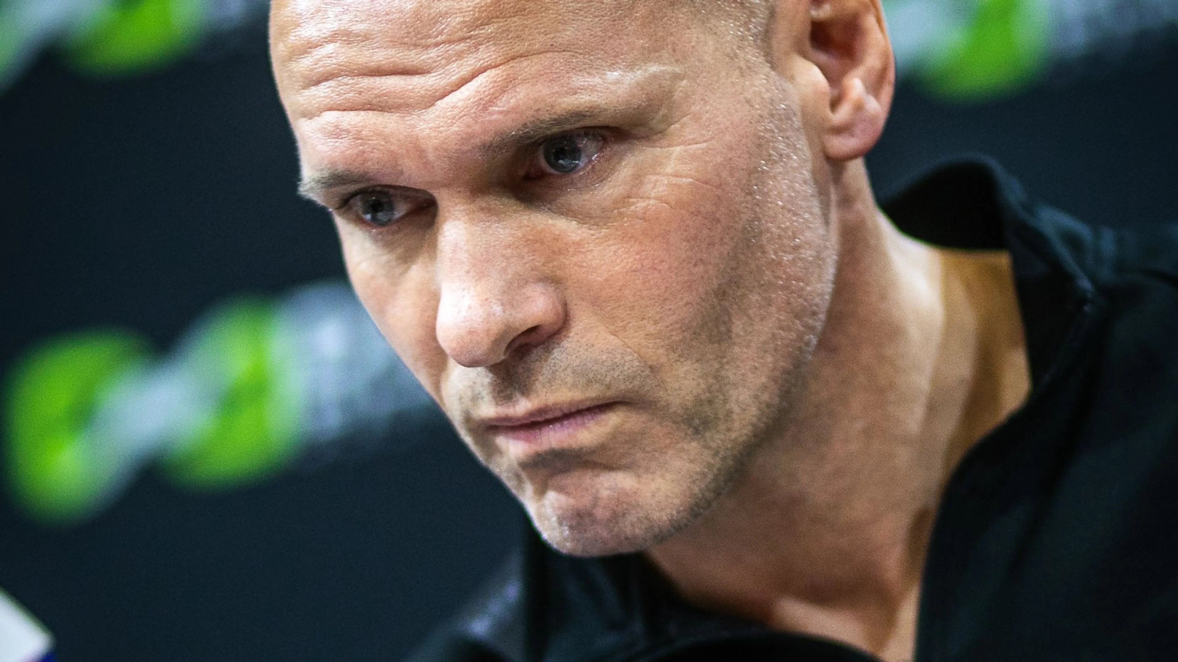 Prove di uno show tv finiscono male per l’ex calciatore tedesco Thorsten Legat: il suo testicolo dovrà essere amputato