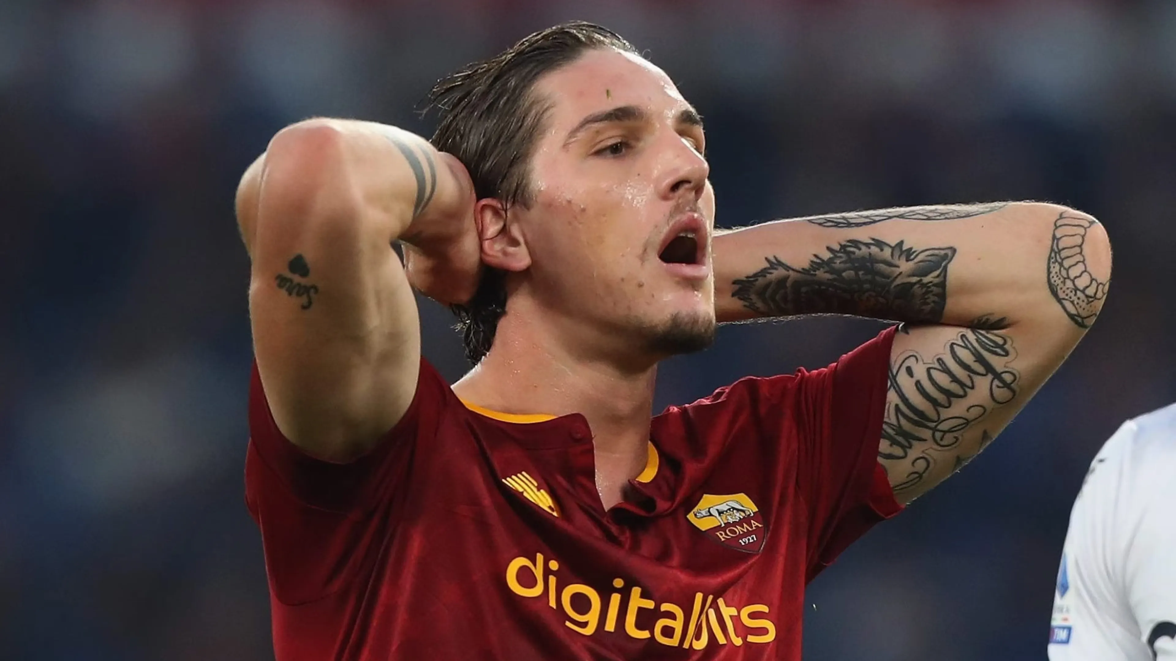 Zaniolo compare nella lista Uefa della Roma ma presenta un certificato medico: non si allenerà per 30 giorni