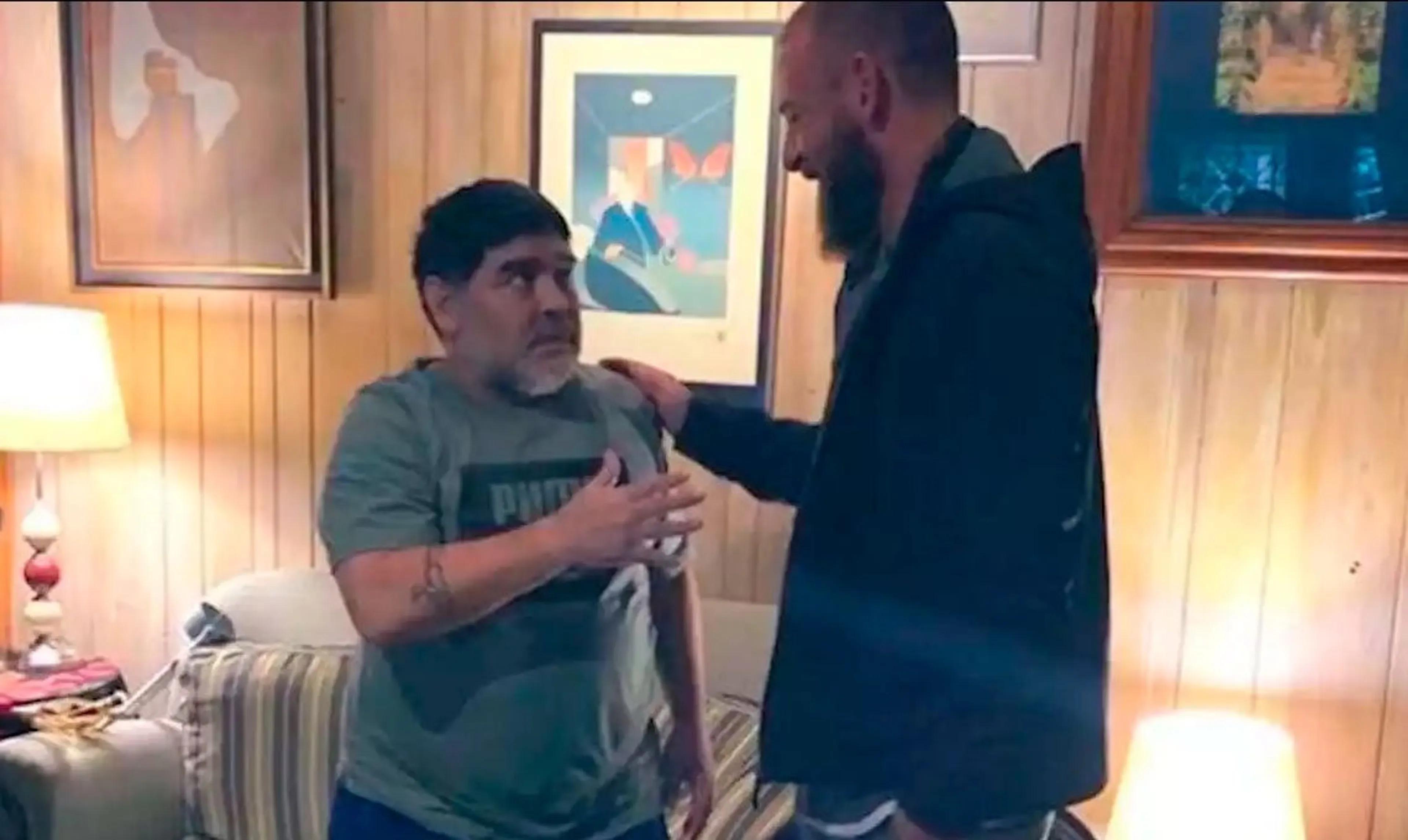 Copertina di Daniele De Rossi a casa di Maradona: “Ti aspetto alla Bombonera”