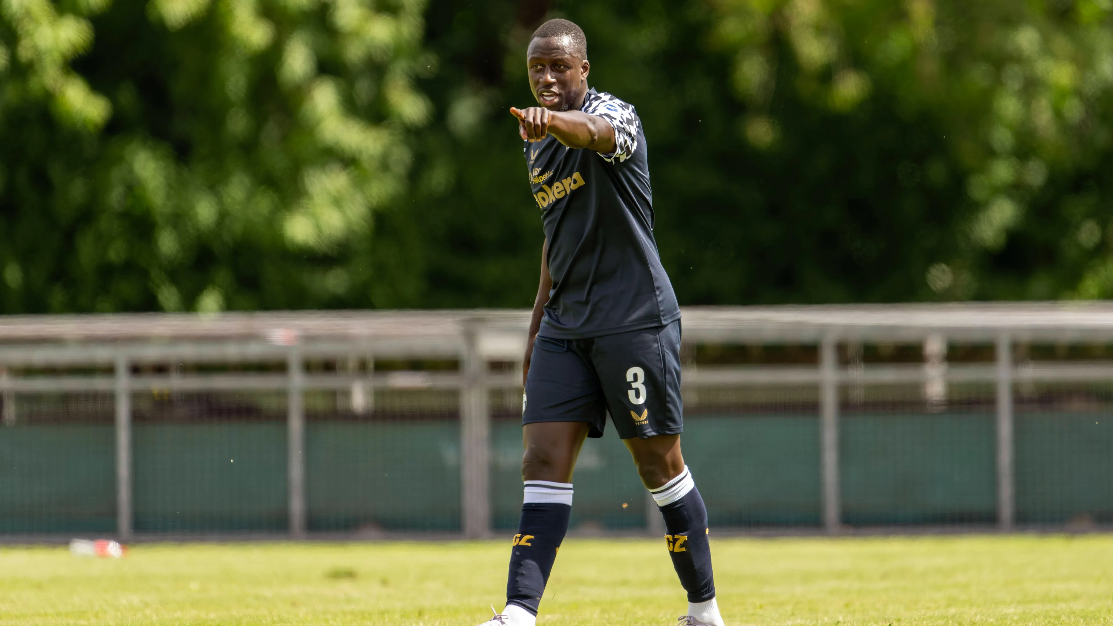 L'ex stella del City Mendy si perde di nuovo tra feste e comportamenti inappropriati: rescissione dopo 5 mesi