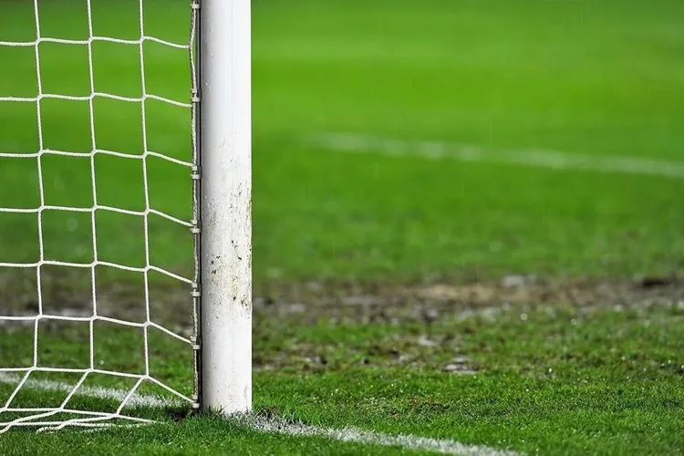 /images/1/0/3/10316635_web1_thinkstockphotos-soccer-467549650.jpg