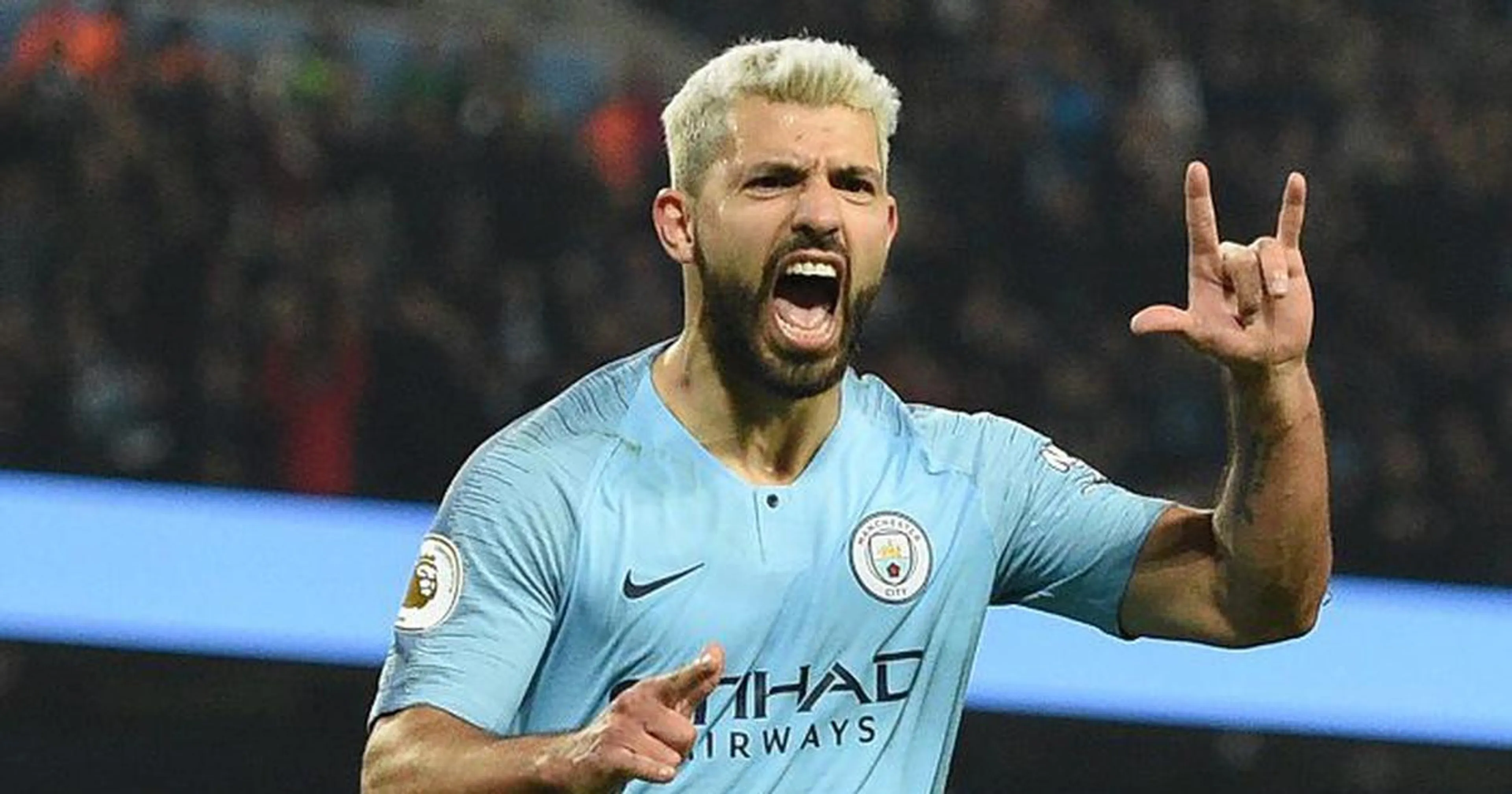 Copertina di Tifoso United compra all’asta la 10 di Aguero..per pulire il pavimento