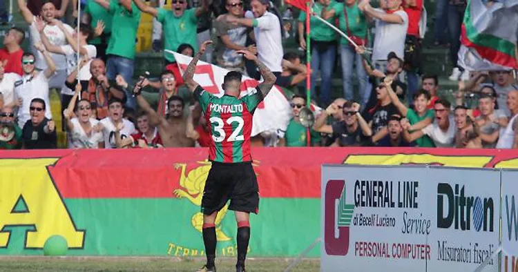 /images/1/5/1/1511708031840.jpg-derby__ternana_in_vantaggio_all_intervallo__rigore_di_montalto.jpg