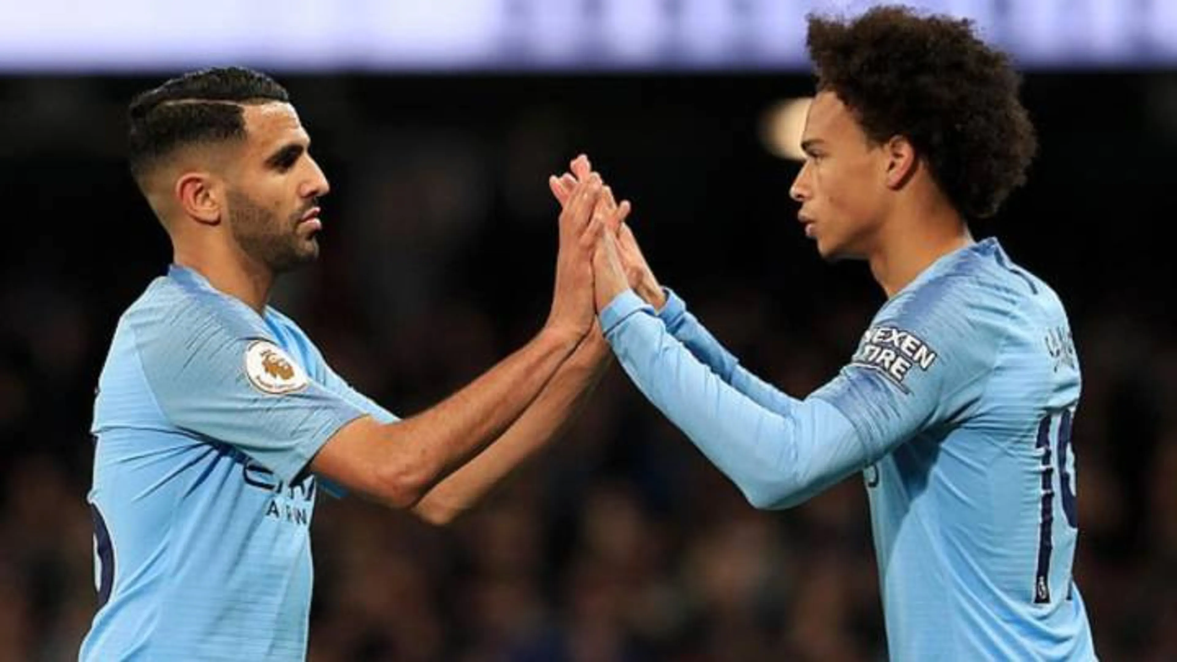 Copertina di Manchester City, volano insulti tra le compagne di Sané e Mahrez