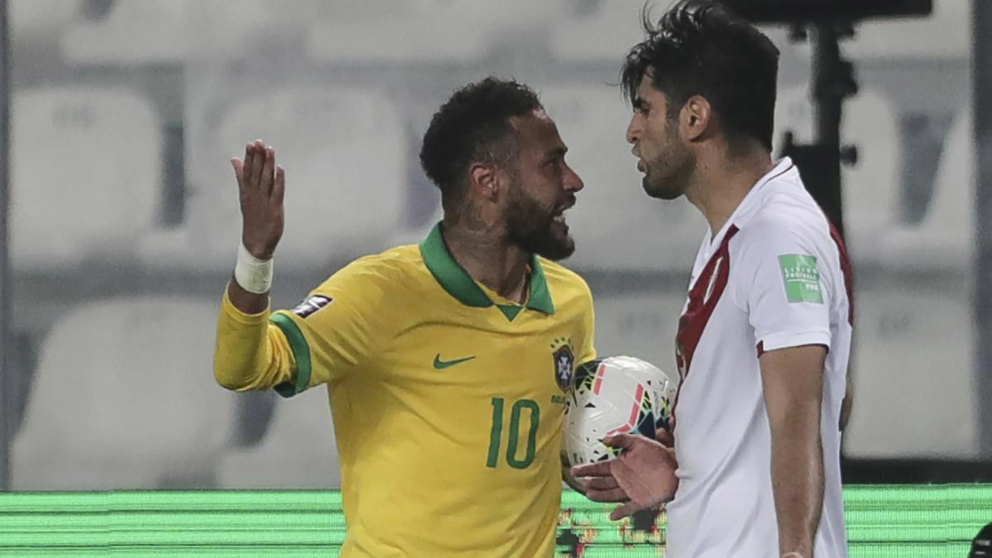 Copertina di Zambrano accusa Neymar: “È un vero pagliaccio, al minimo contatto vola”