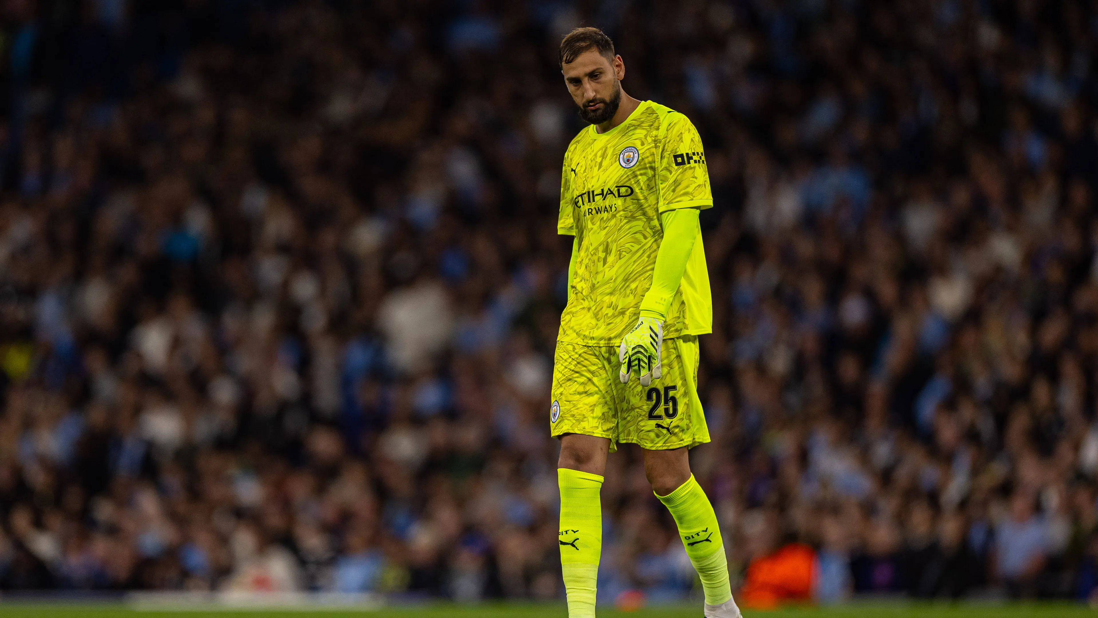 Cori tifosi Napoli a Donnarumma: il portiere non la prende bene ma spunta un retroscena