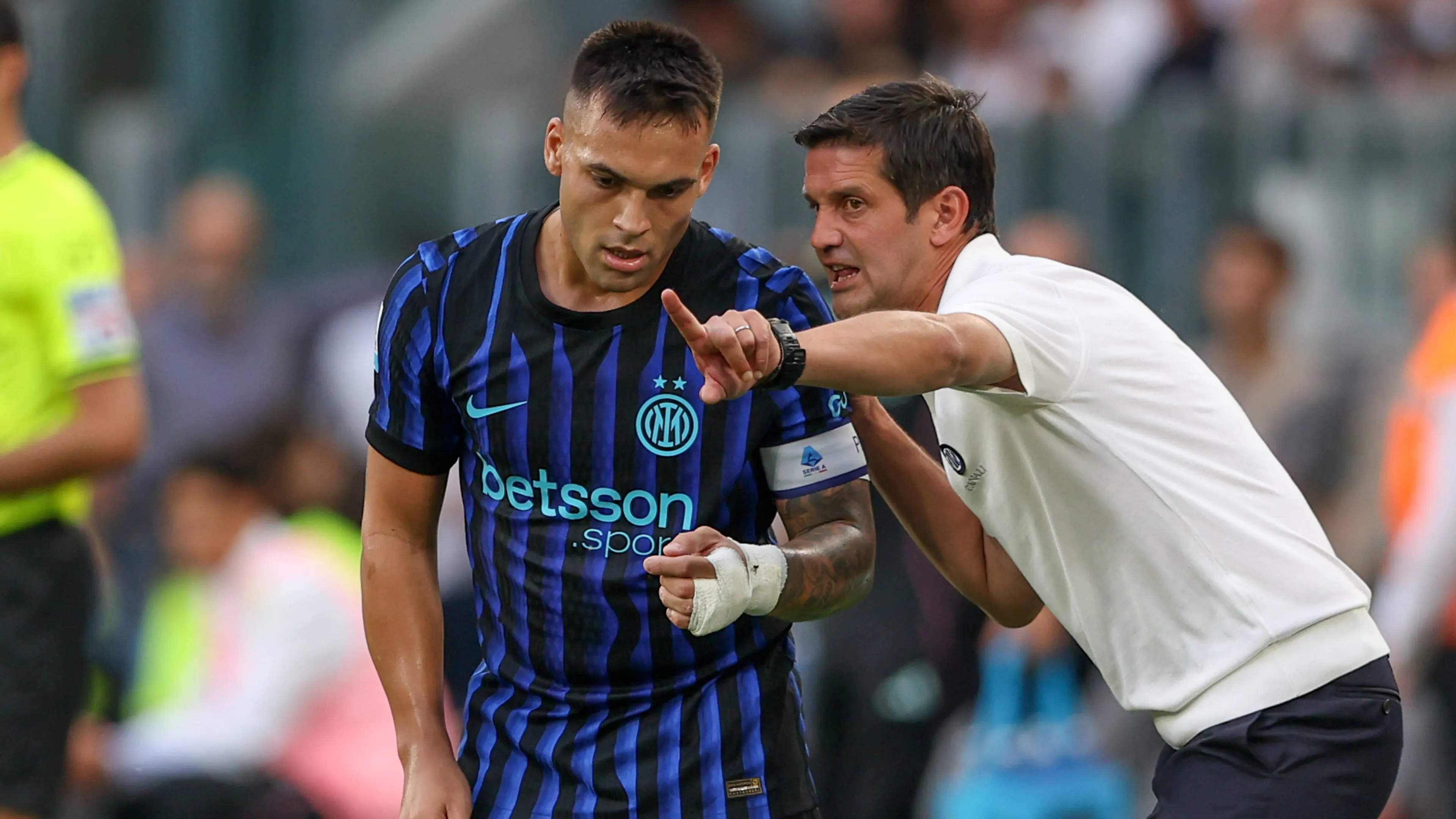Lautaro preso di mira dai suoi tifosi, Chivu sbotta: "Andate a Milanello" (VIDEO)