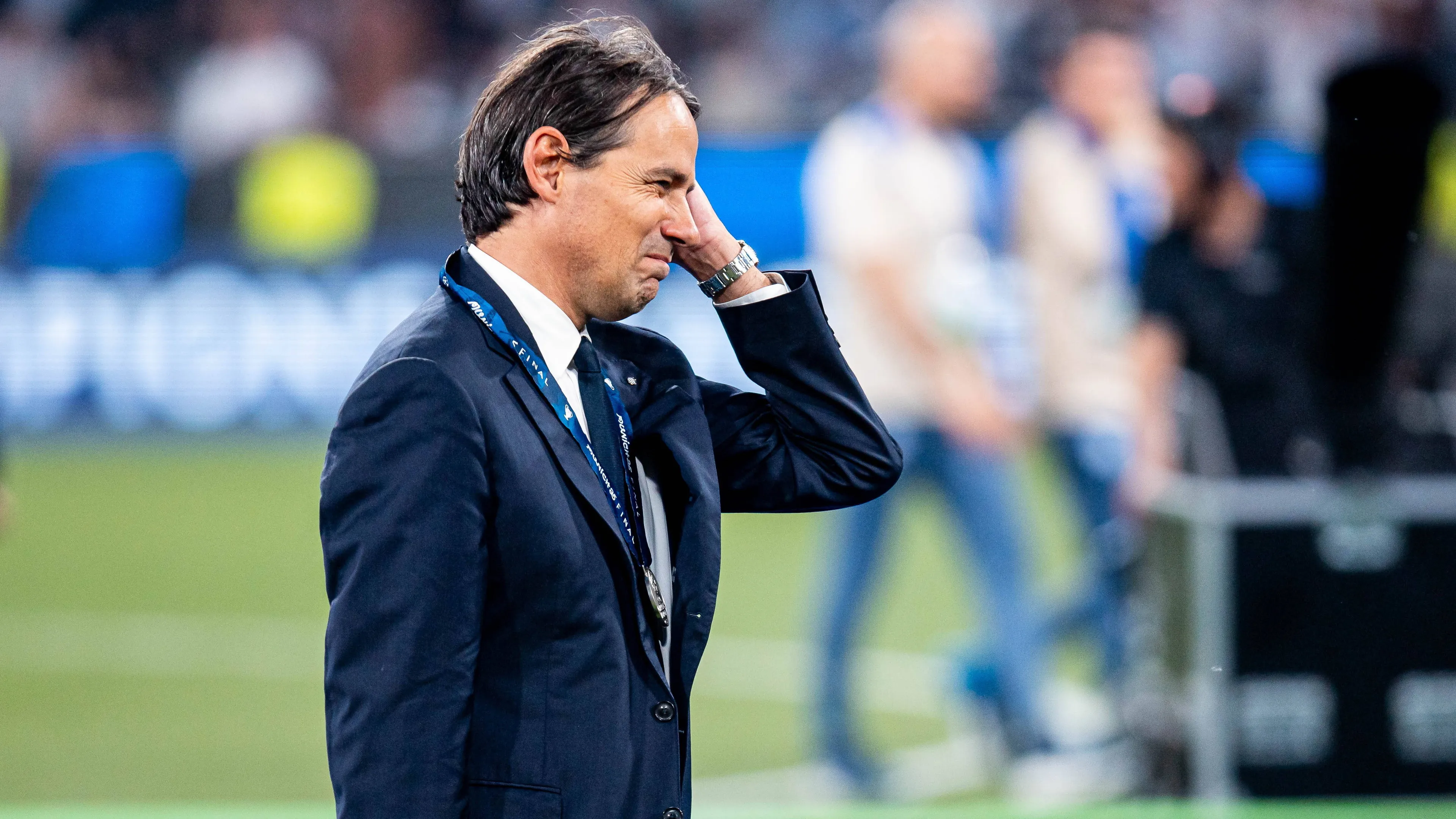 Copertina di 2025 06 01 Monachium 2024 2025 UEFA Final Ligi Mistrzow Allianz Arena Monachium PSG Inter Mediolan N z trener coach Simone Inzaghi odbierajacy medal with medal and trophy uefa champions league Foto Mateusz Porzucek PressFocus 2025 06 01 Monachium UEFA Champions League Final Allianz Arena stadium Munich Paris Saint Germain FC Internazionale Milano PSG Inter Mediolan trener coach Simone Inzaghi odbierajacy medal with medal and trophy uefa champions league Credit Mateusz Porzucek PressFocus NEWSPIX PL newspix pl