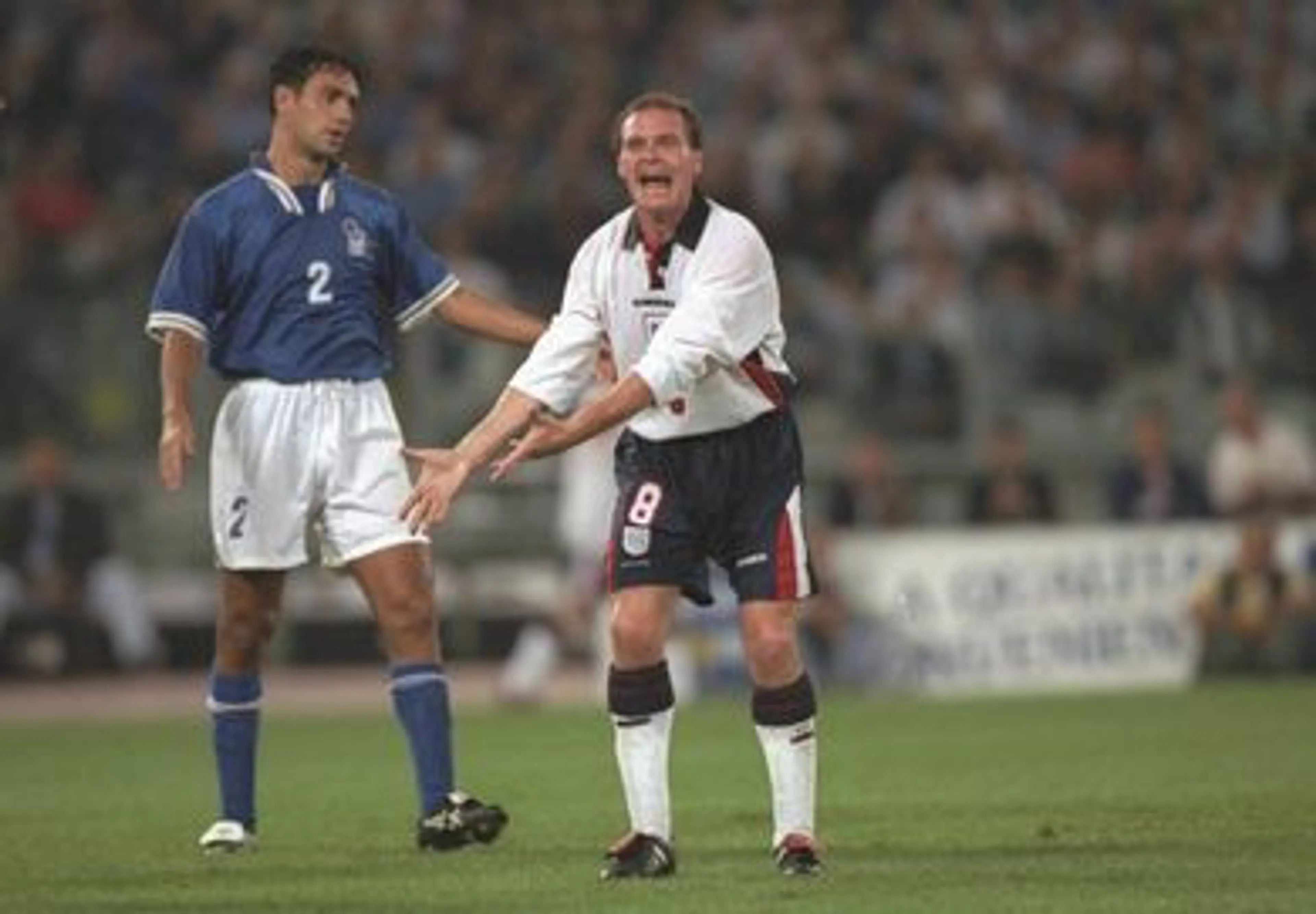 Copertina di Quando il giovane Nesta ruppe tibia e perone alla superstar Gascoigne. E la reazione di Gazza fu da vero… bomber!