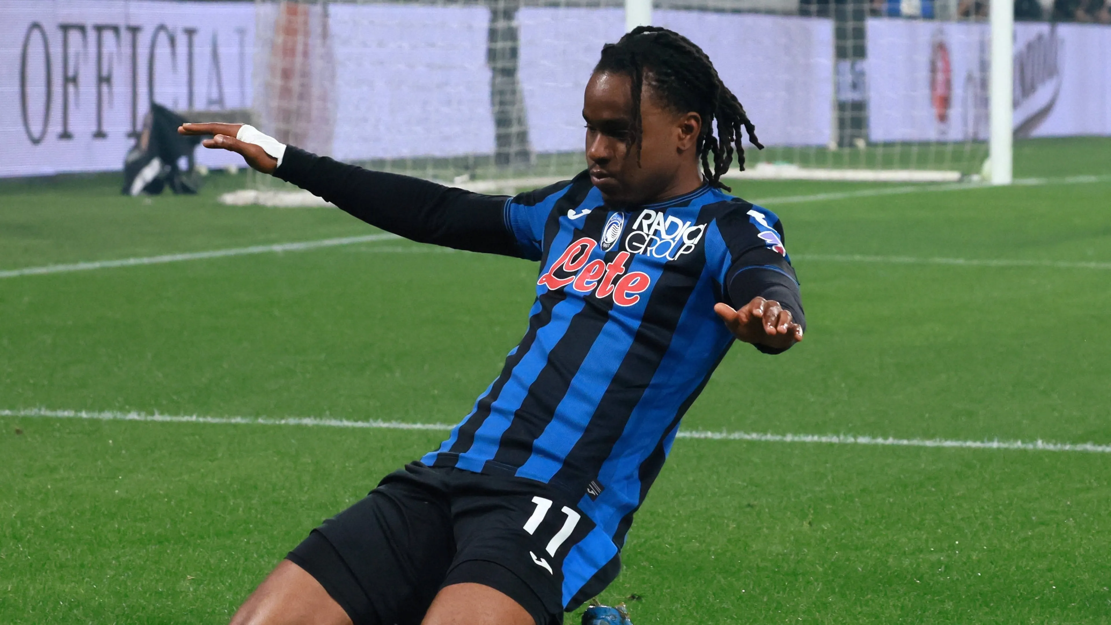 Colpo di scena: l'Inter rinuncia al "colpo in prospettiva" ma aumenta di molto l'offerta per Lookman