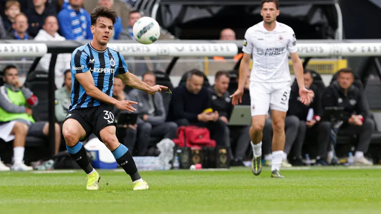 /images/2/5/0/250525-club-brugge-vs-r-antwerp-fc-ardon-jashari-30-of-club-brugge-in-action-with-the-ball-during-the-jupiler-pro-league-season-2024-2025-matchday-10-in-the-champions-play-offs-between-club-brugge-kv-and-royal-antwerp-fc-on-may-25-2025-in-brugge-belgium-photo-by-frank-abbeloos-isosport-brugge-belgium-copyright-xfrankxabbeloosx-bruggeantwerp1158jpg_1751295397054.jpg