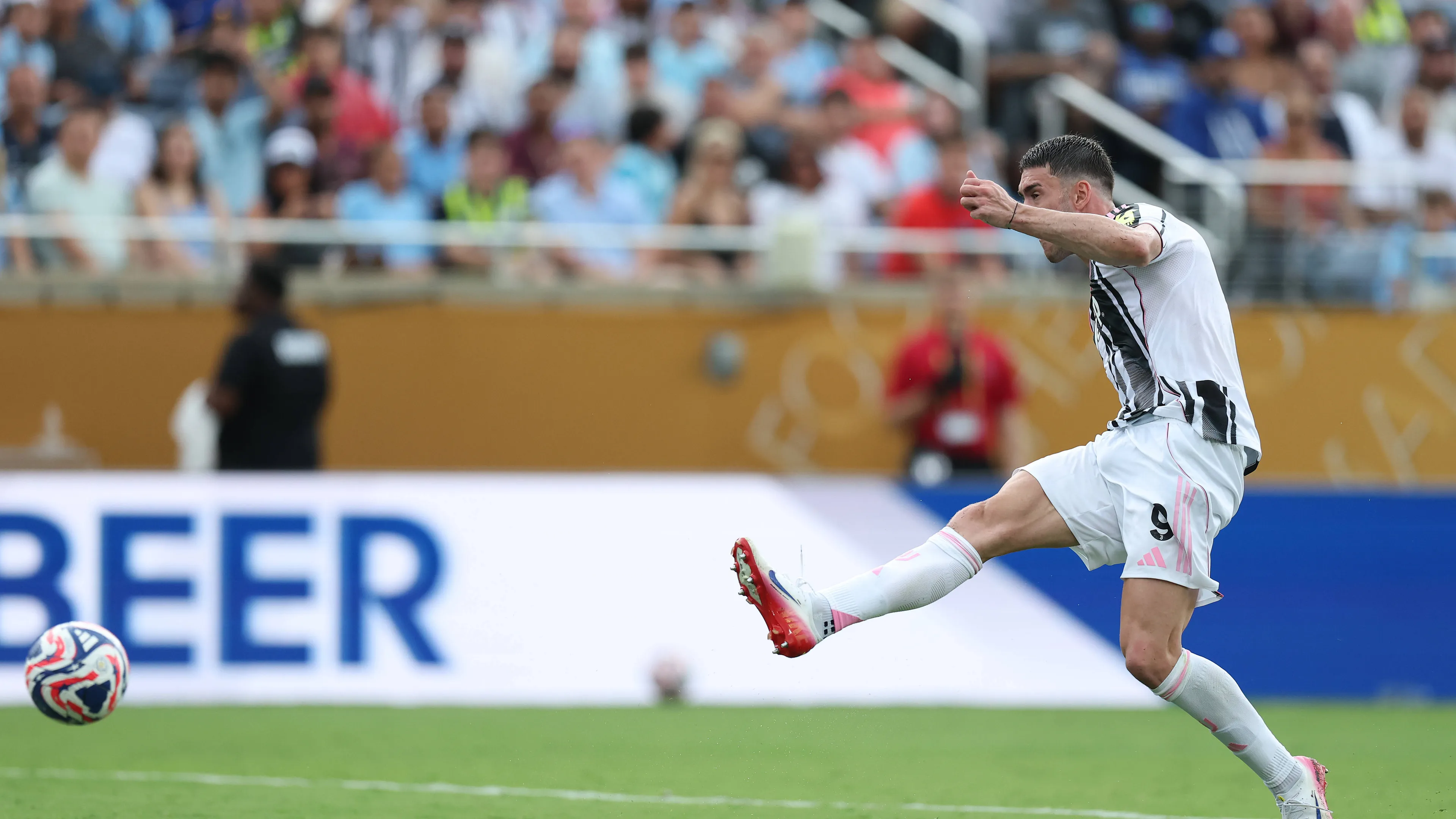 Vlahovic criticato da Ravanelli