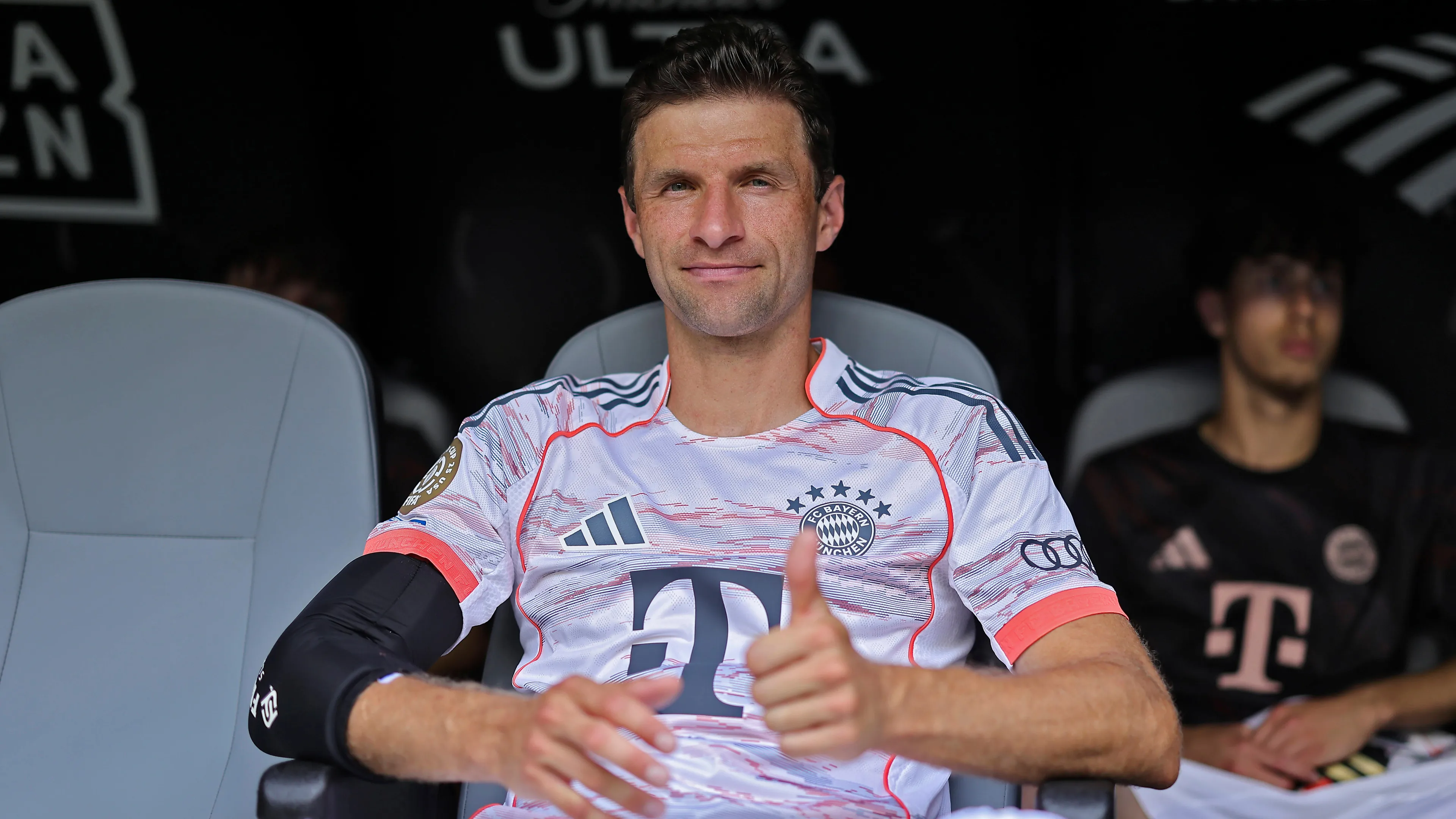 Il Napoli tenta la sorpresa: sondaggio per Thomas Muller!