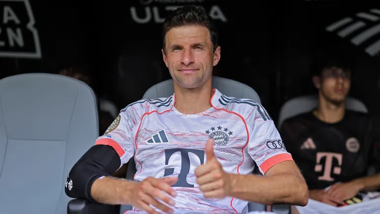 /images/2/9/0/29062025-fifa-club-world-cup-2025-achtelfinale-cr-flamengo-rio-de-janeiro-fc-bayern-mnchen-im-hard-rock-stadium-miami-gardens-fl-thomas-mller-fc-bayern-mnchen-auf-der-bank-29-06-2025-fifa-club-world-cup-2025-round-of-16-cr-flamengo-rio-de-janeiro-fc-bayern-munich-at-hard-rock-stadium-miami-gardens-fl-thomas-mller-fc-bayern-munich-on-the-benchjpg_1751308613159.jpg
