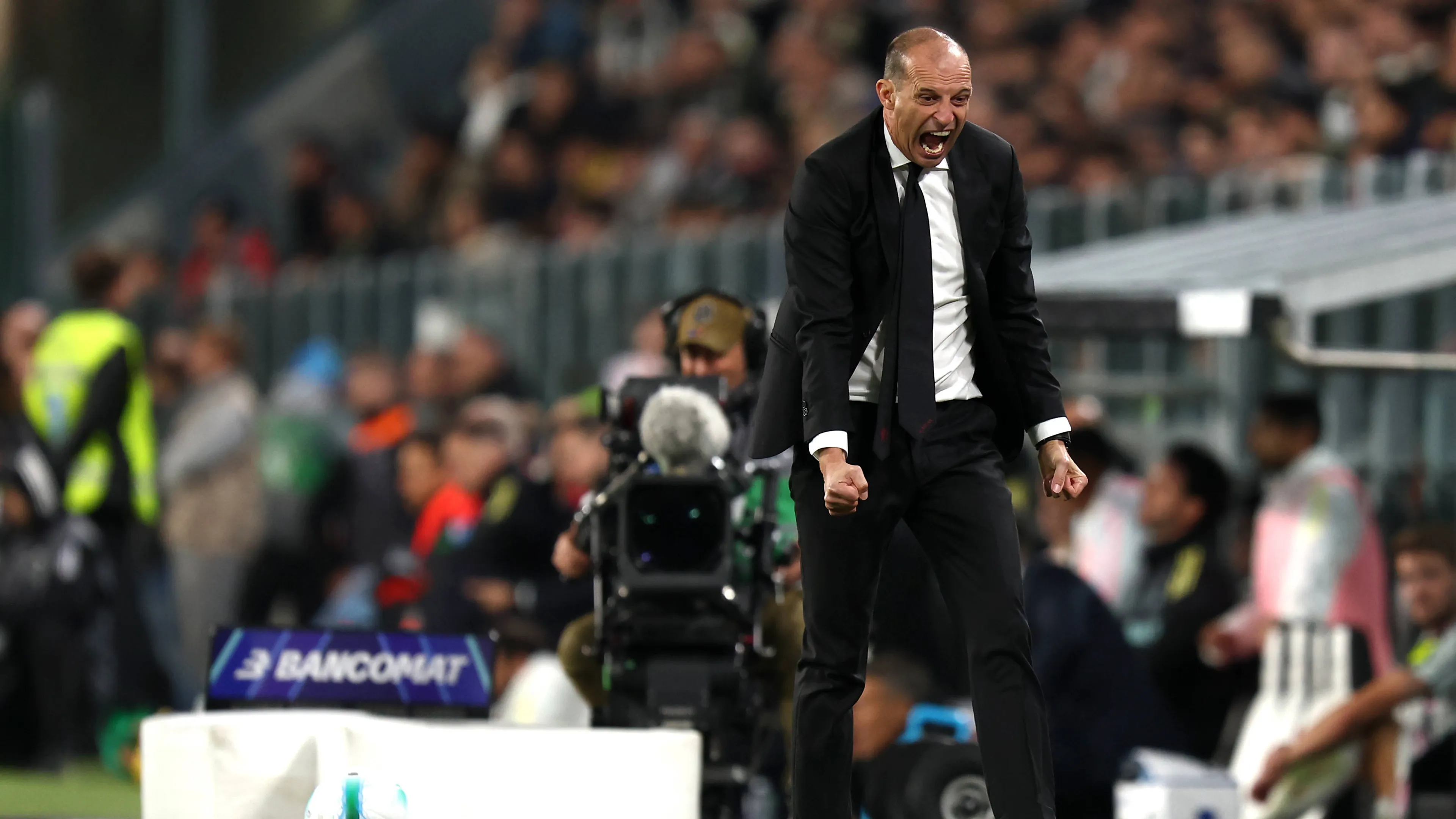 Il Bordo Cam su Allegri è uno show! Dai consigli allo "sbrocco" finale: "Ora non fiata nessuno"