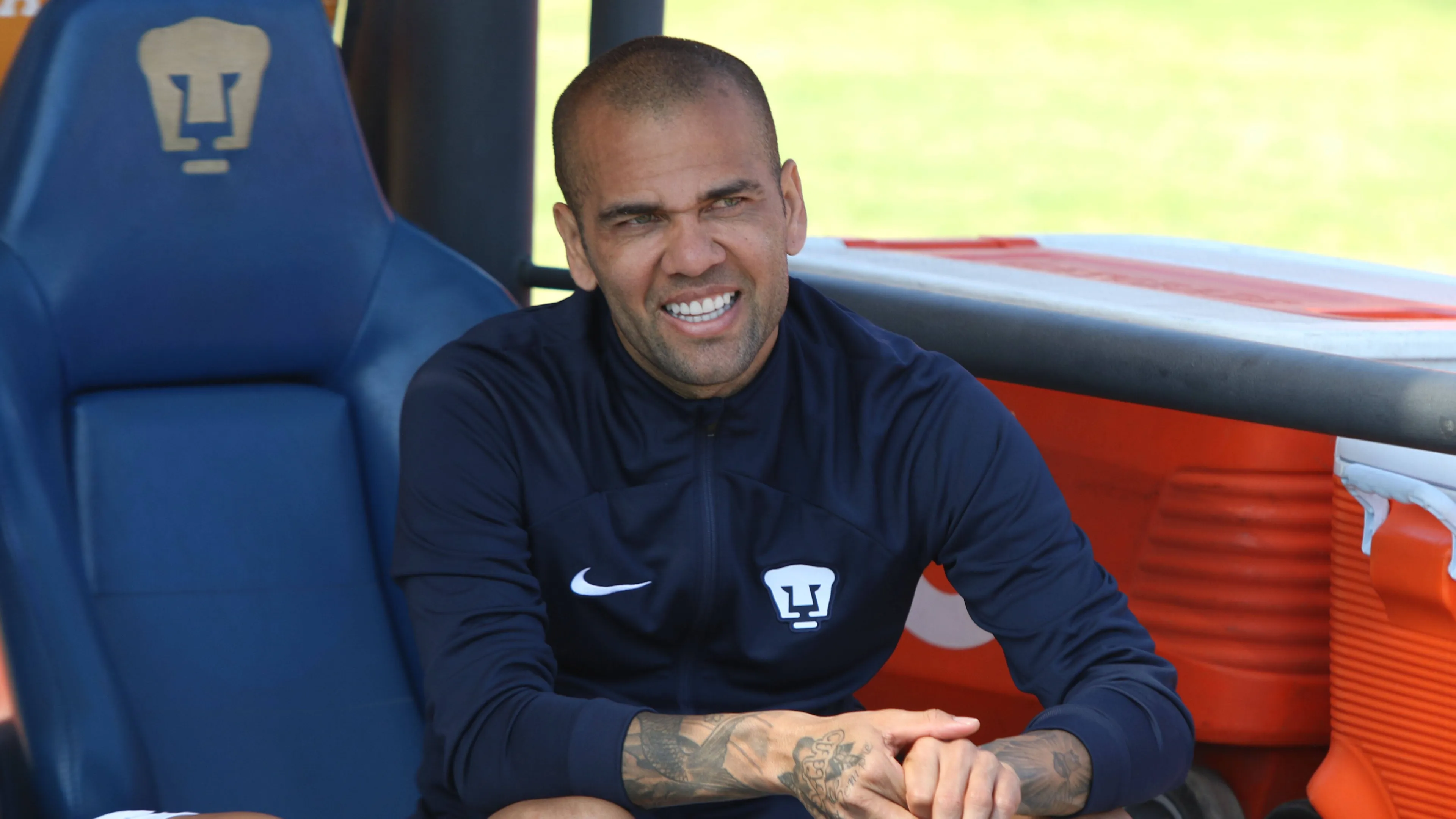 Dani Alves, che guaio: dovrà risarcire l'ex club a suon di milioni!