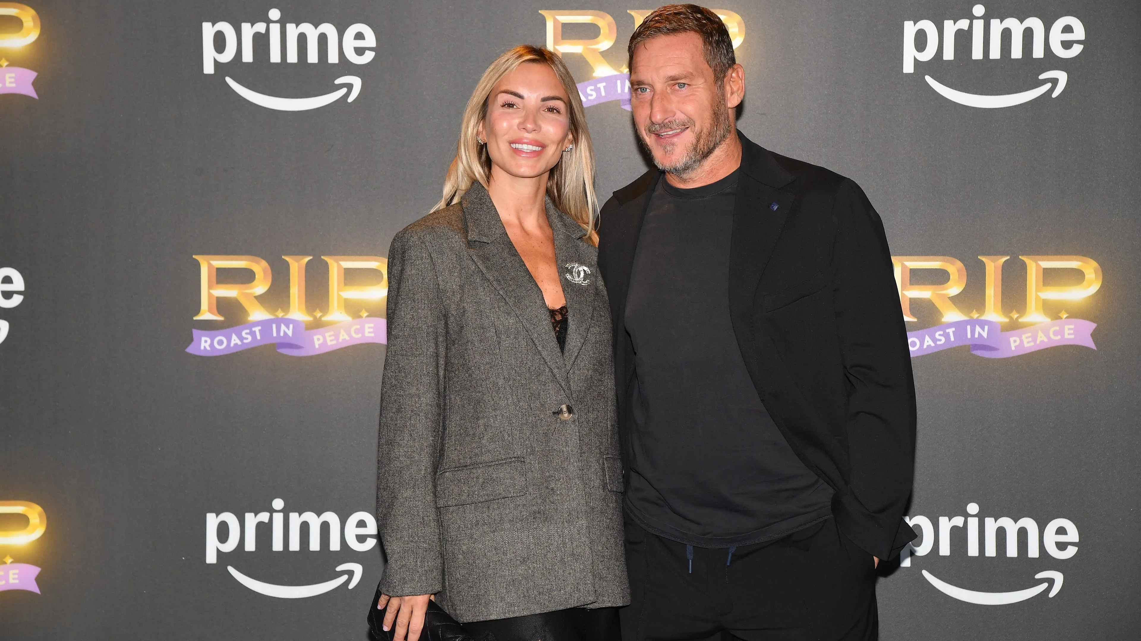 "6 Unica" sta creando grossi problemi a Totti. con Noemi e Chanel. Il motivo