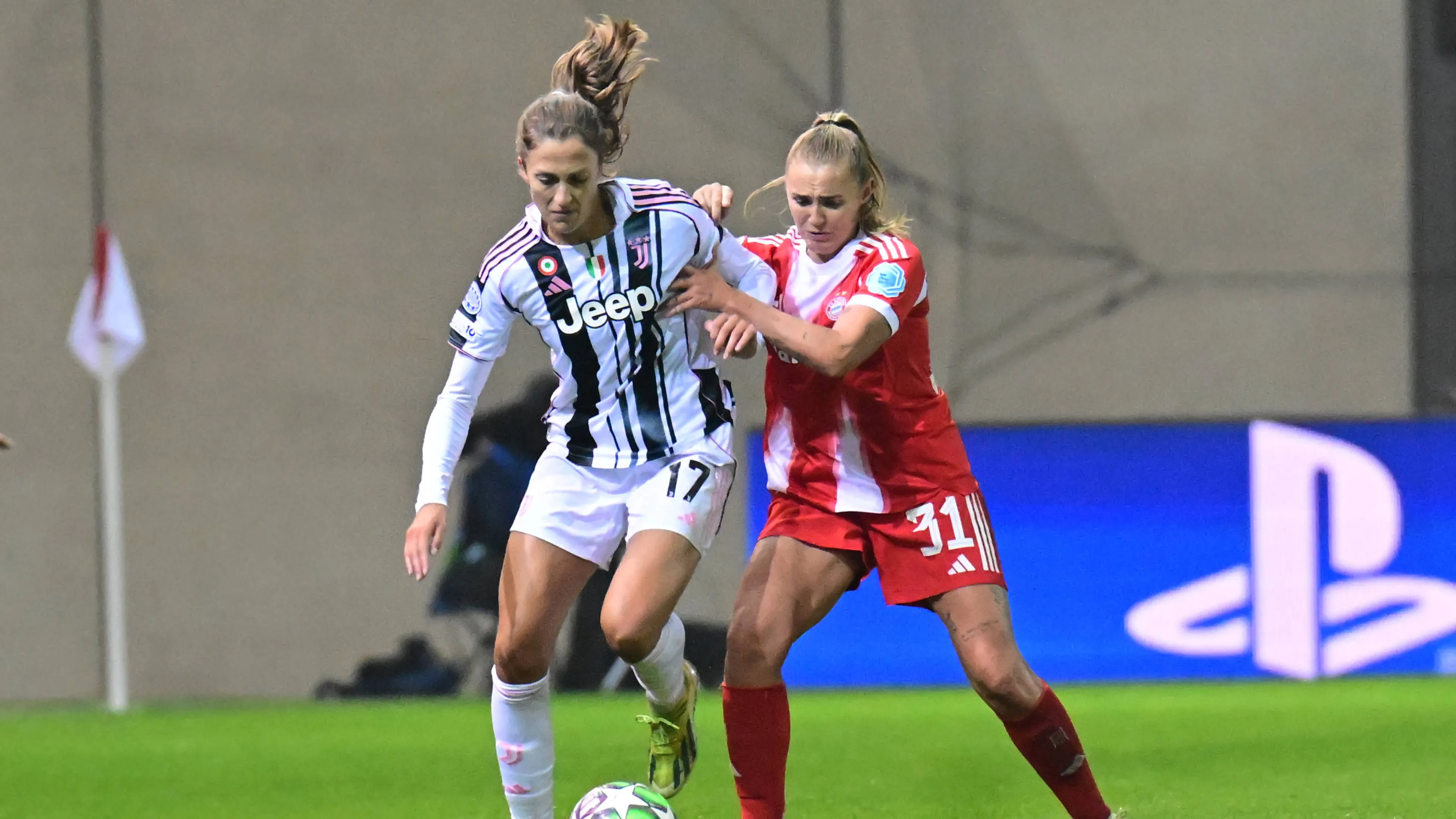 Juventus Women, le colleghe del Bayern Monaco le prendono in giro sui social