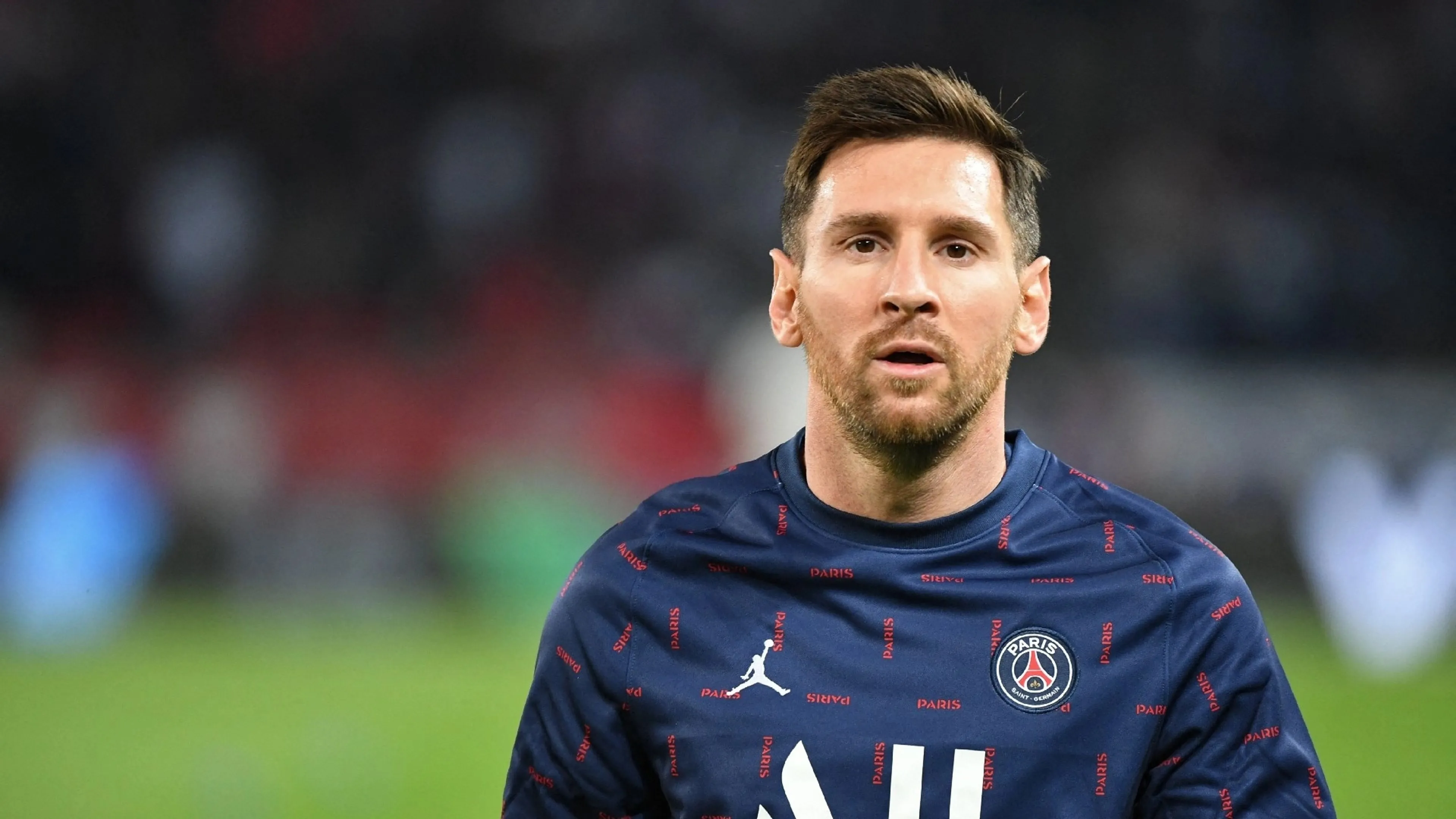 Copertina di Dalla Spagna: “Offerta shock per Messi: un club gli offre 600 mln a stagione!”