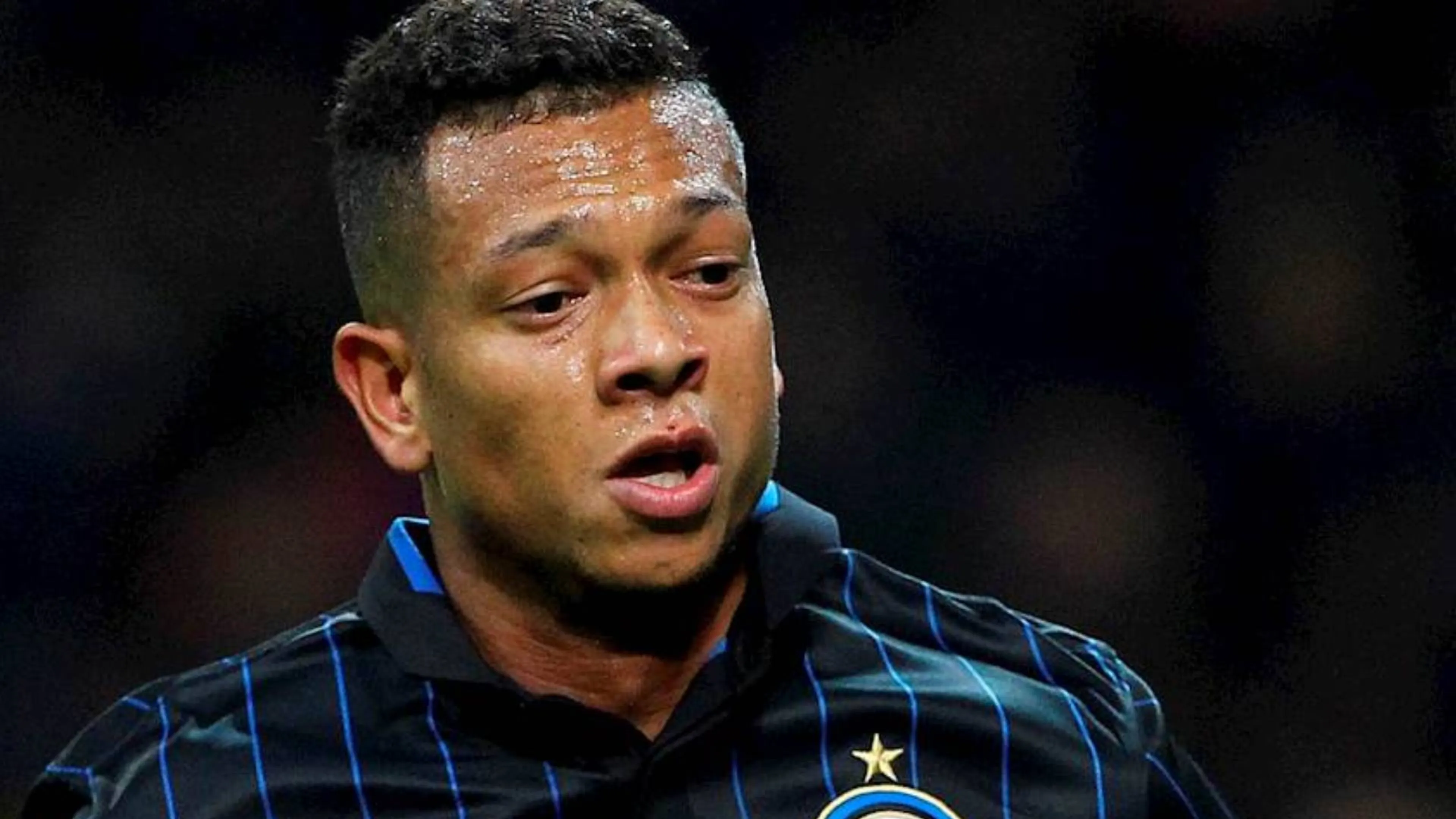 Guarin, confessione shock: "Ho bevuto 70 birre in una notte, ero fuori controllo"