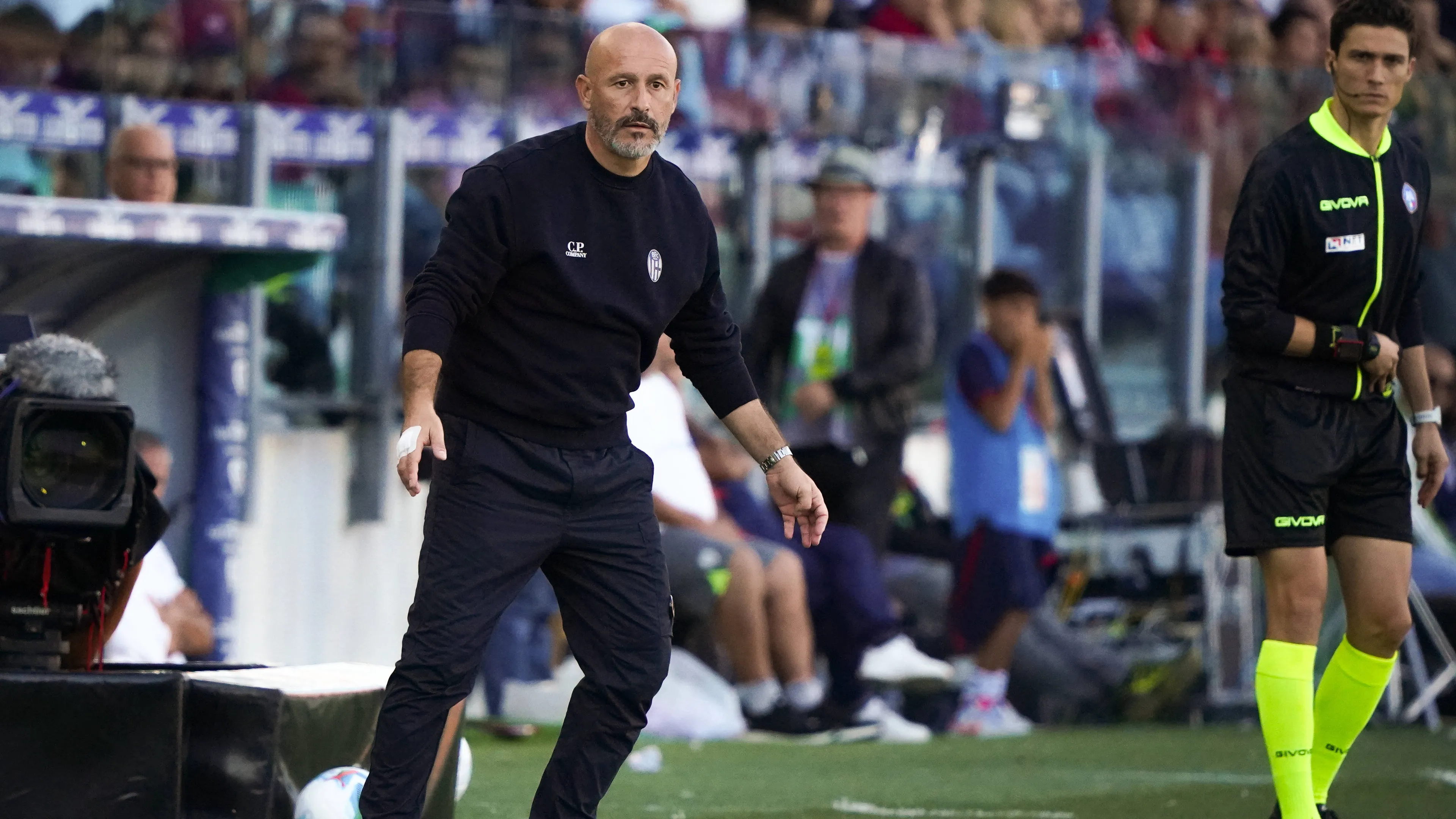 Europa League, il Bologna dedica la vittoria a Vincenzo Italiano