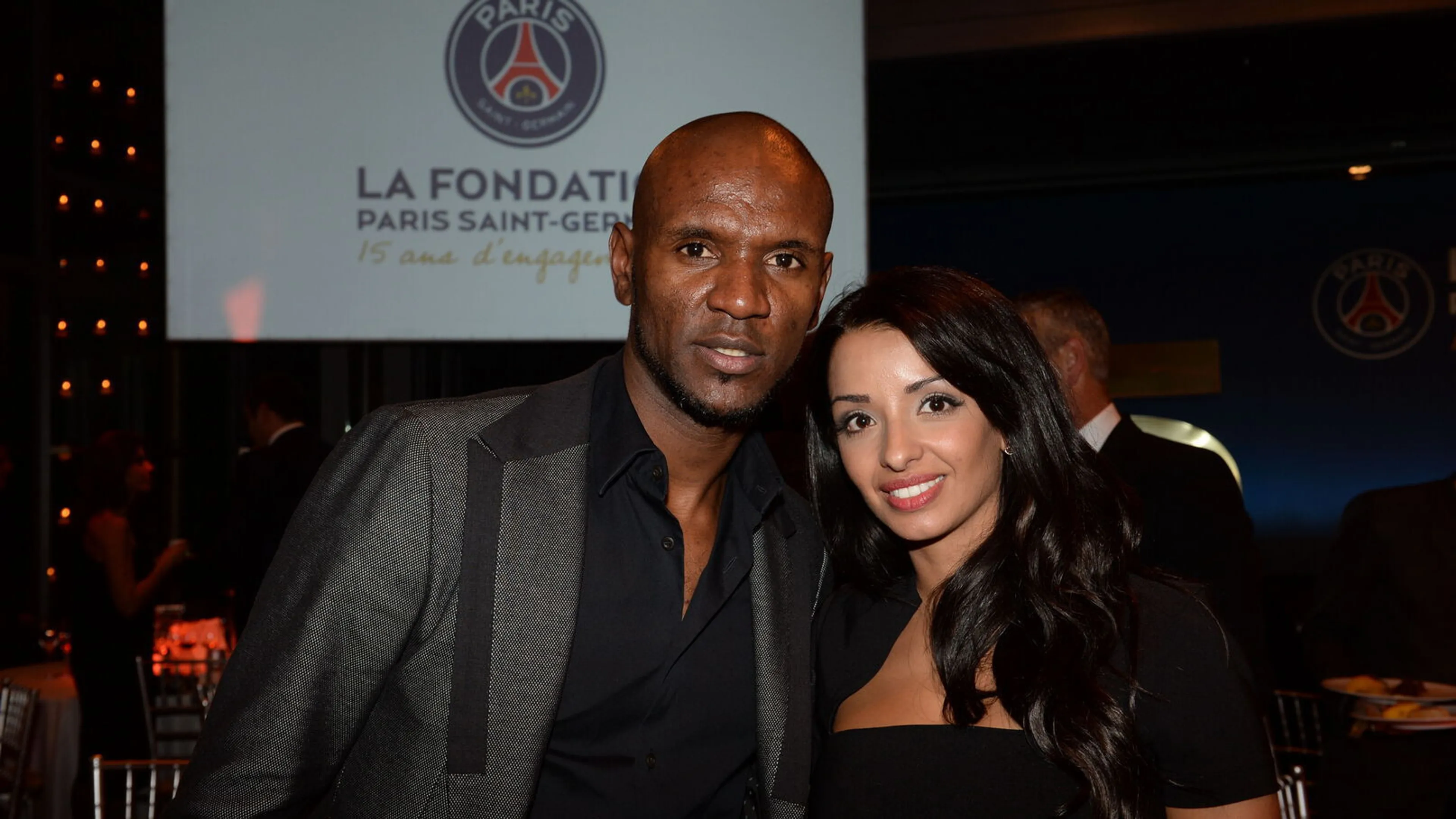 Copertina di Altro colpo di scena nel caso Hamraoui, moglie di Abidal chiede il divorzio: l’ex difensore ha confessato tradimento