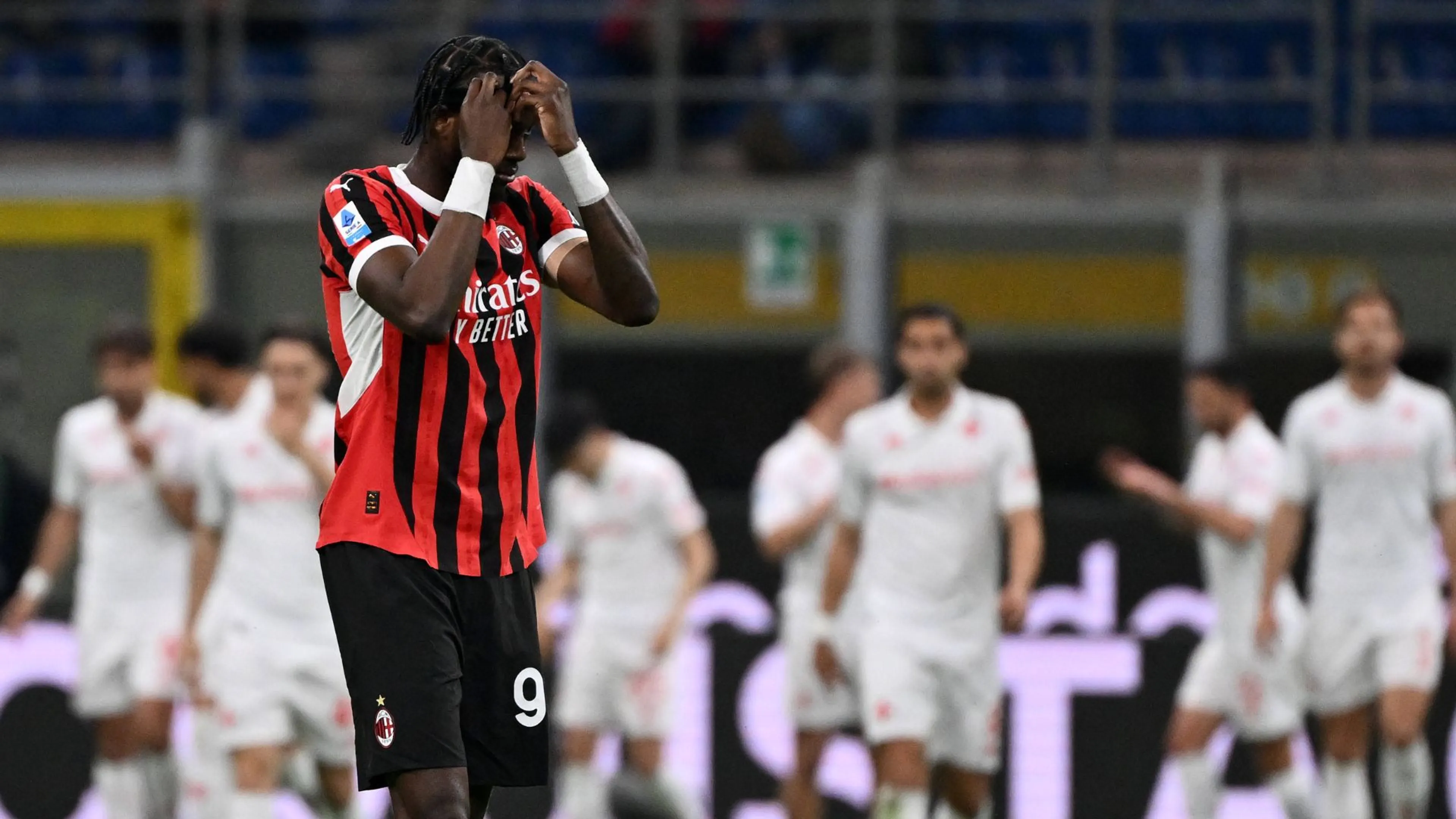 Milan, 2 gol e 2 infortuni in attacco: fuori Abraham e Gimenez