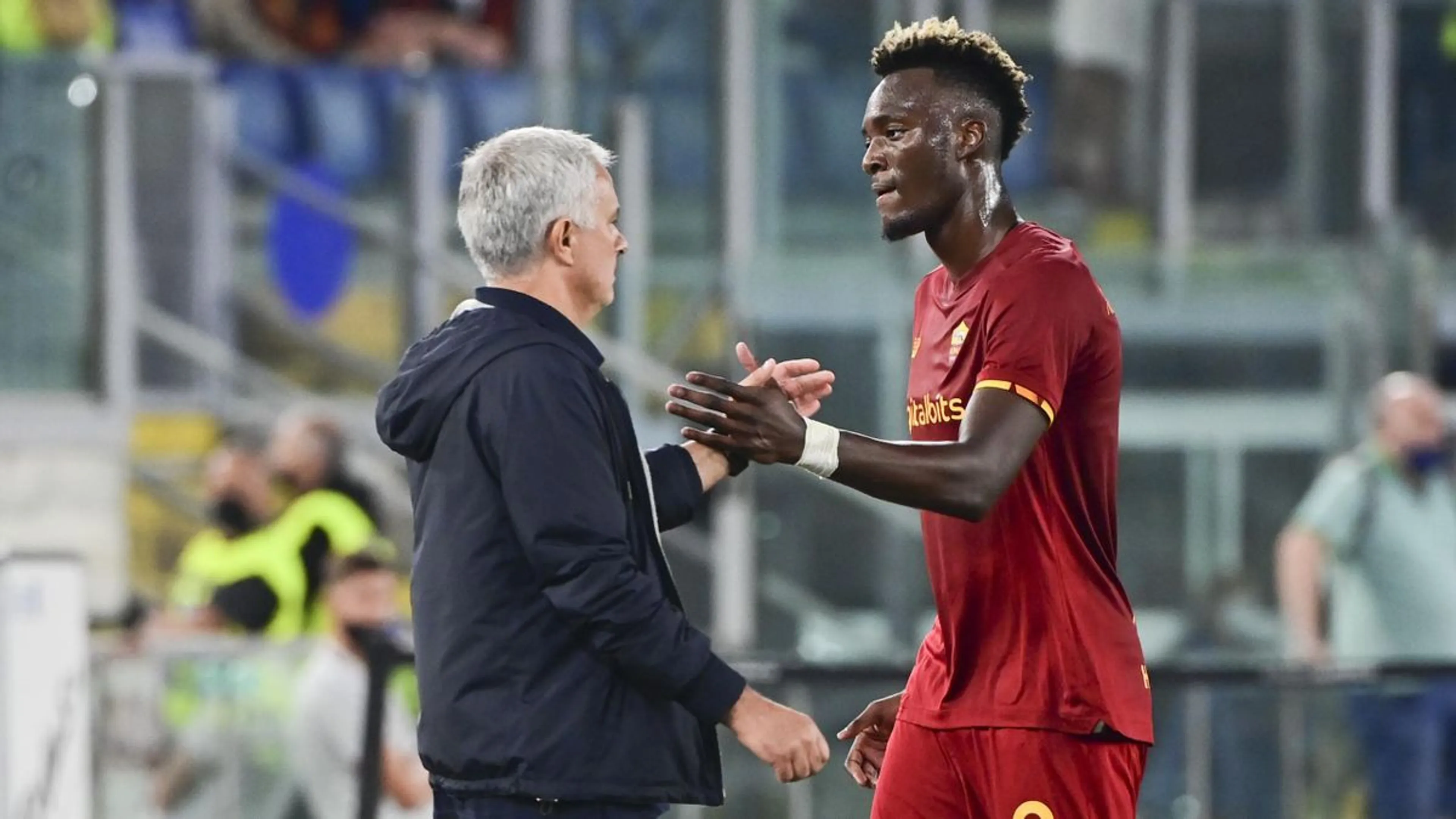 Copertina di Abraham racconta Mourinho: “Vuole che io sia un mostro, ma in Italia è dura”