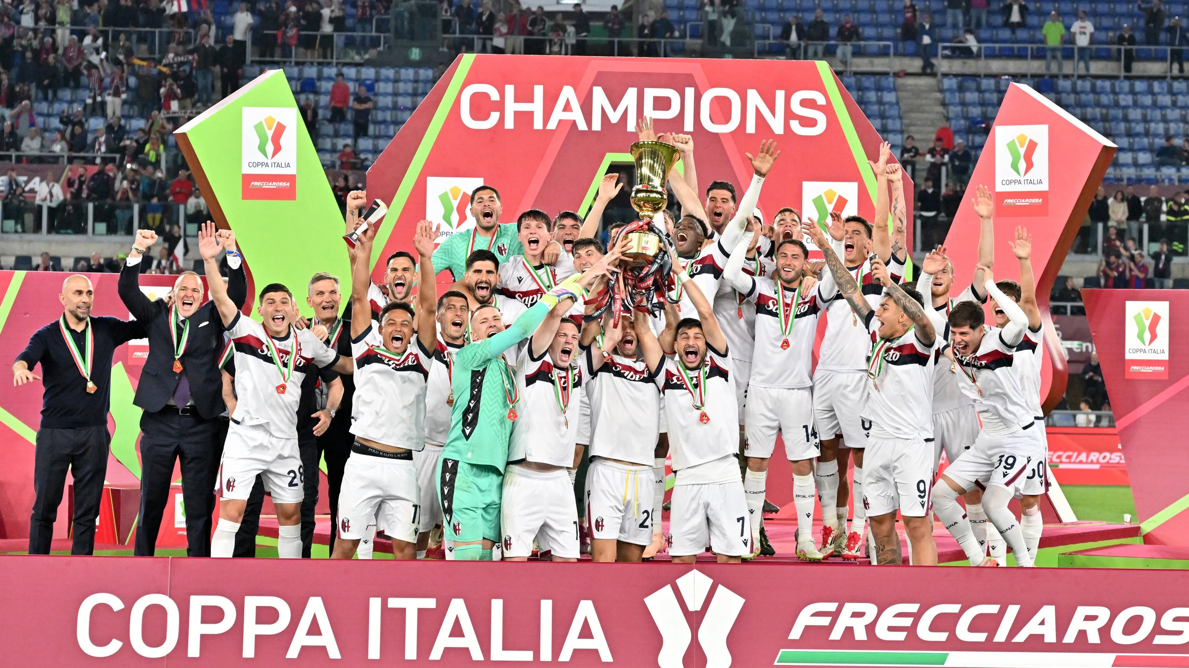 Il Napoli tenta di prendere Ndoye e Ferguson dal Bologna ed è pronto a sacrificare Raspadori