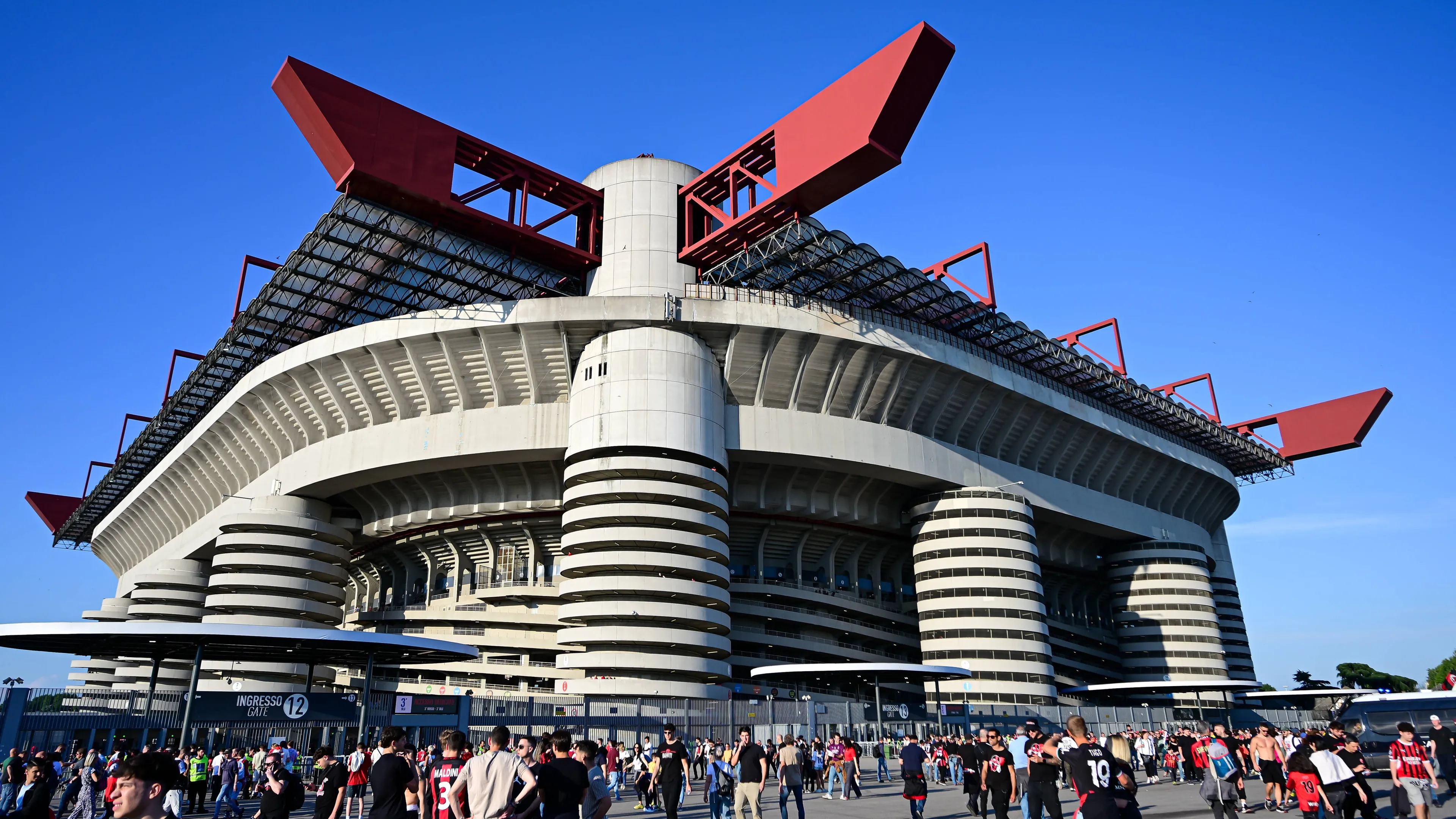 Svolta San Siro, c'è l'ok della Giunta comunale di Milano alla vendita a Inter e Milan