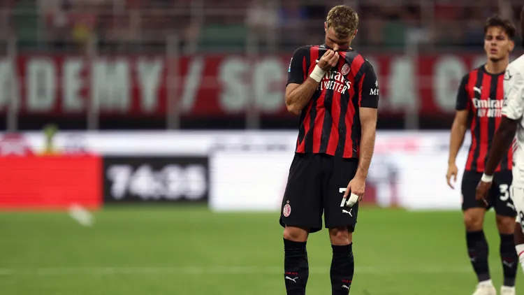 /images/a/c/-/ac-milan-us-cremonese-santiago-gimenez-of-ac-milan-looks-dejected-during-the-serie-a-match-beetween-ac-milan-and-us-cremonese-at-stadio-giuseppe-meazza-on-august-23-2025-in-milano-italy-milano-stadio-giuseppe-meazza-italy-copyright-xmarcoxcanonieroxjpg_1756299901270.jpg