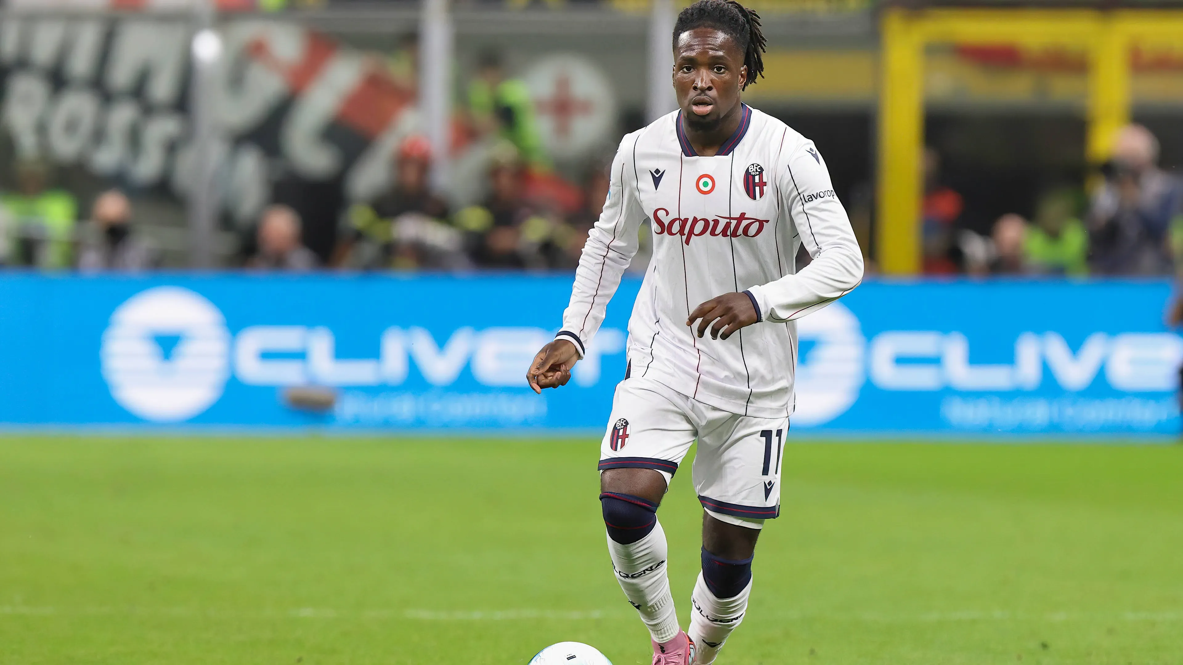 Bologna, Rowe si presenta e torna sulla lite con Rabiot: "Con lui nessun rancore"