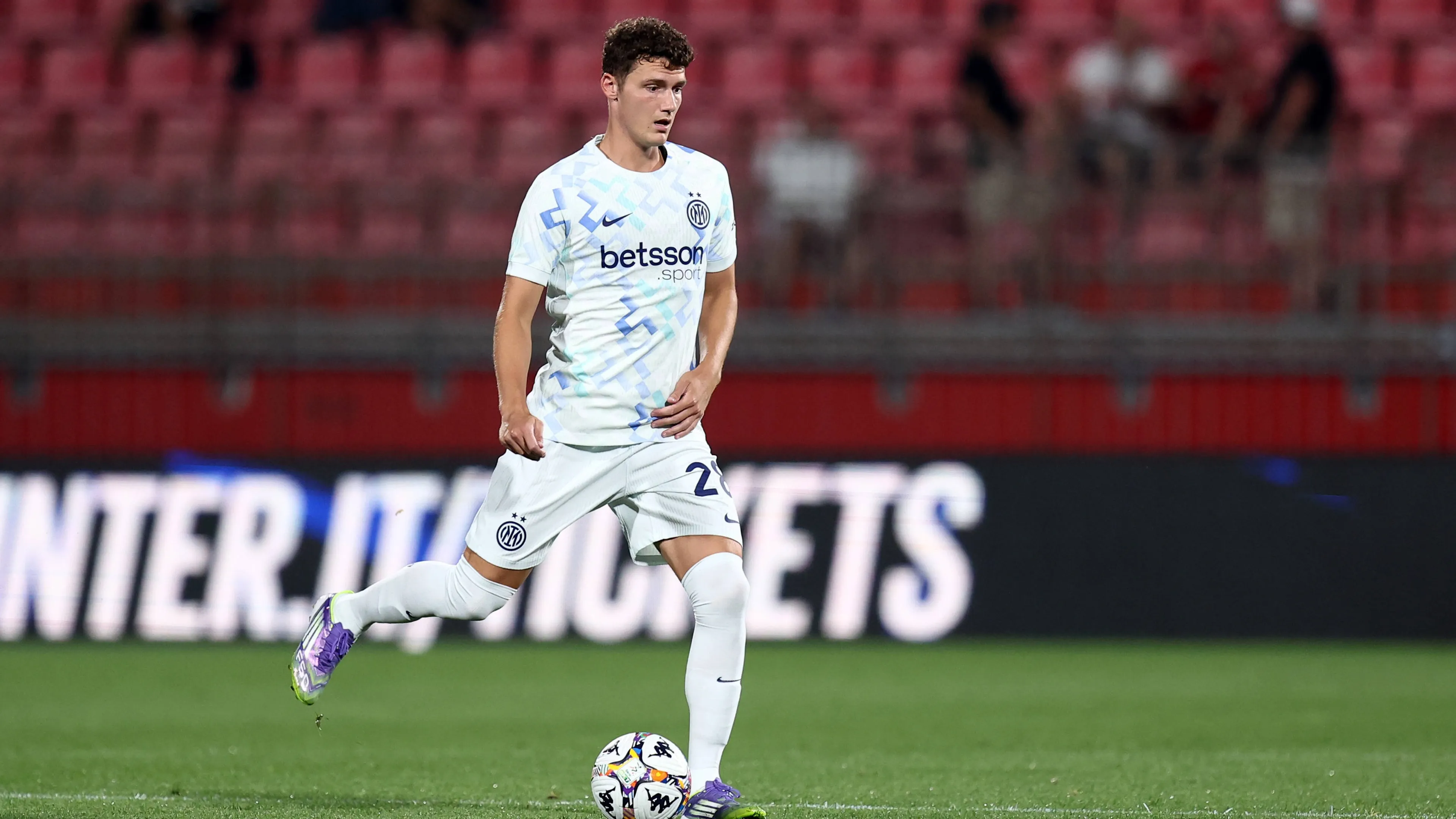 Calciomercato Inter, non solo Lille: su Pavard anche club della Saudi Pro League