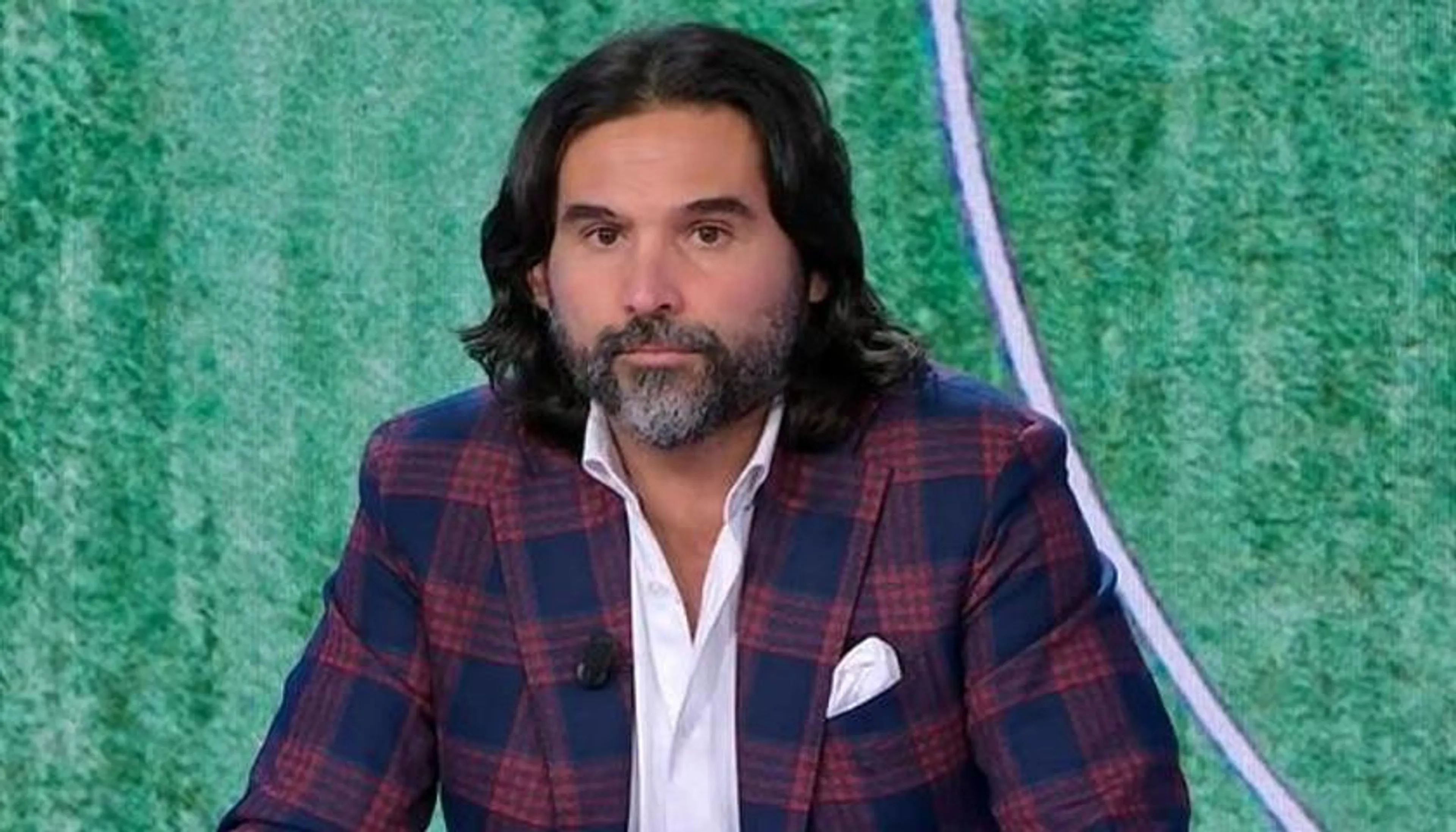 Copertina di Lele Adani durissimo contro un club di Serie A: “È la peggiore squadra, ha disonorato il calcio”