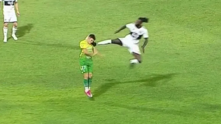 /images/a/d/e/adebayor.jpg