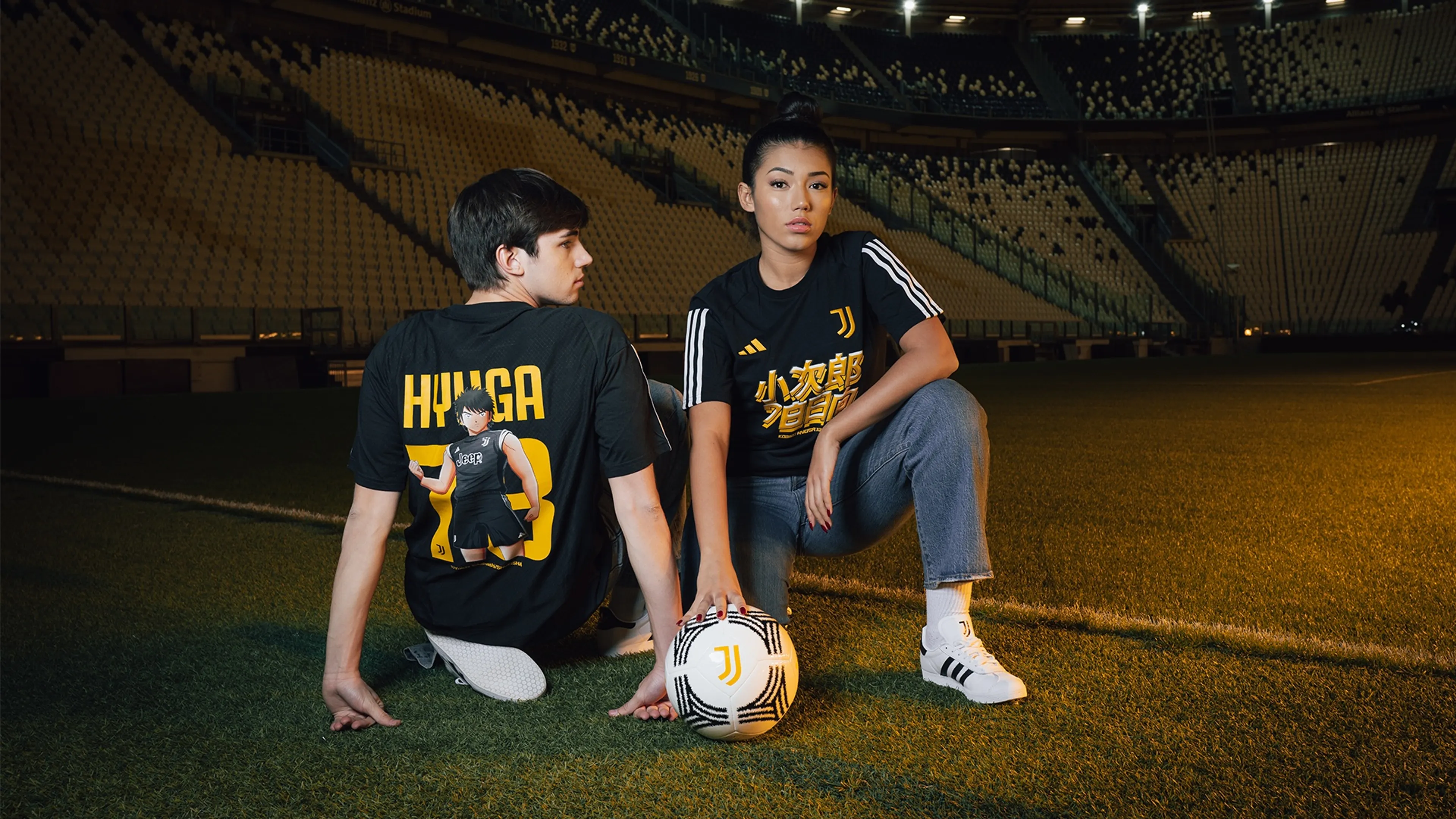 Copertina di La Juve lancia la versione black della maglia di Mark Lenders. La white sold out in pochi minuti