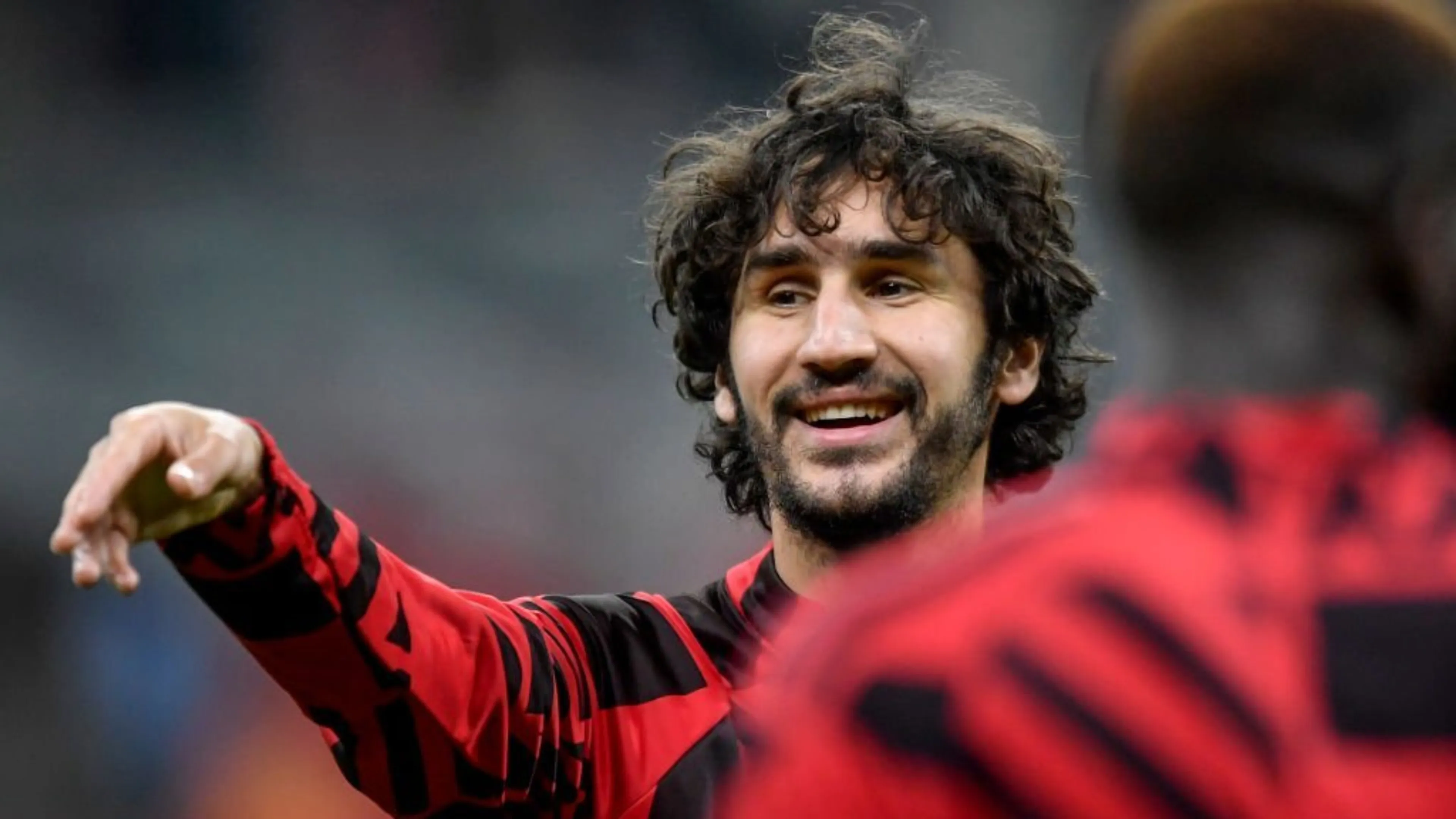 Copertina di Adli torna titolare 346 giorni dopo l'ultima volta: a Cagliari con l'amore dei milanisti