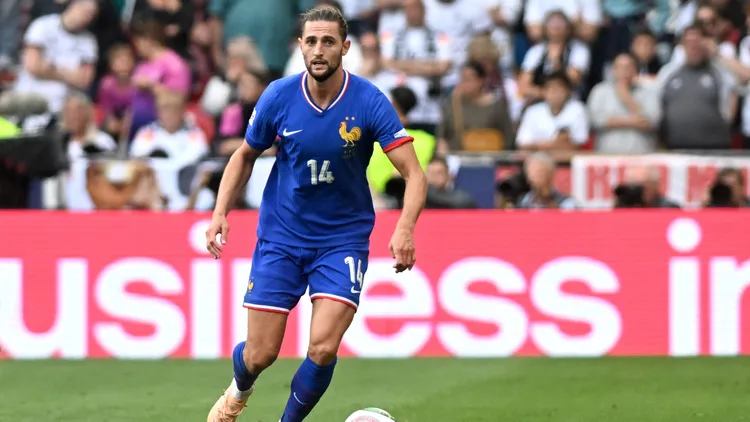/images/a/d/r/adrien-rabiot-francia-uefa-nations-league-2025-third-place-play-off-germany-vs-france-0-2-azione-action-single-shot-uefa-nations-league-2025-finale-3-4-posto-germania-francia-2-0jpg_1757485812759.jpg