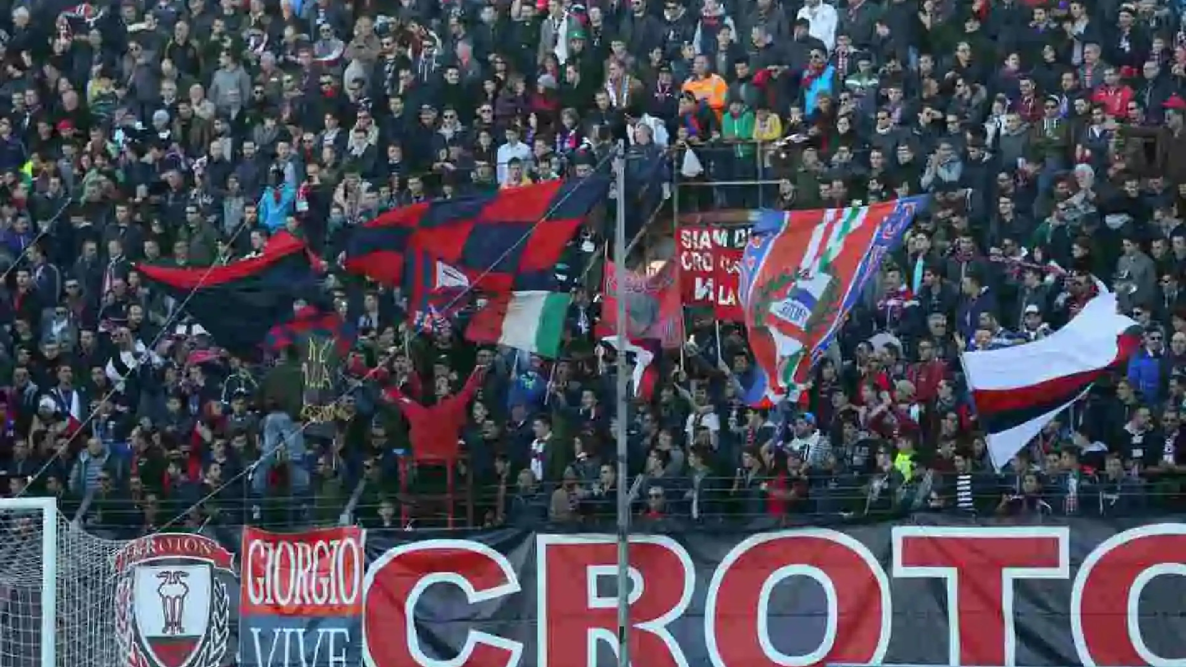 aggressione-giocatori-crotone