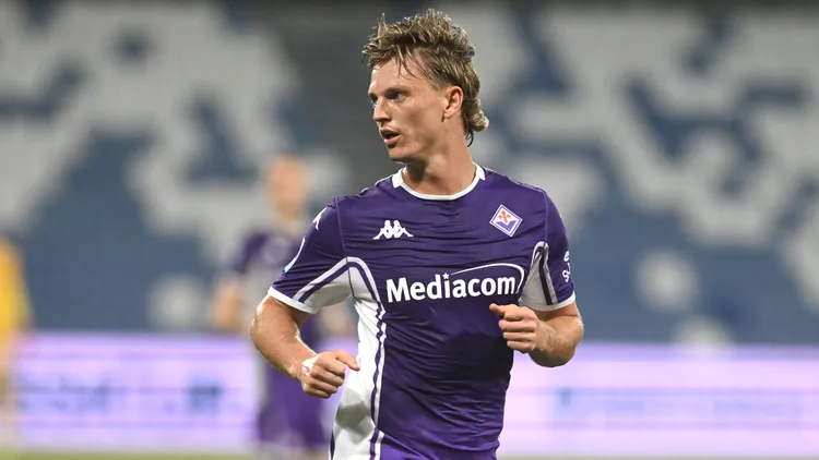 /images/a/l/b/albert-gudmundsson-fiorentina-confernce-league-2025-26-play-off-fiorentina-polissya-3-2-azione-action-single-shot-conference-league-2025-26-play-off-fiorentina-polissya-3-2jpg_1757710764751.jpg