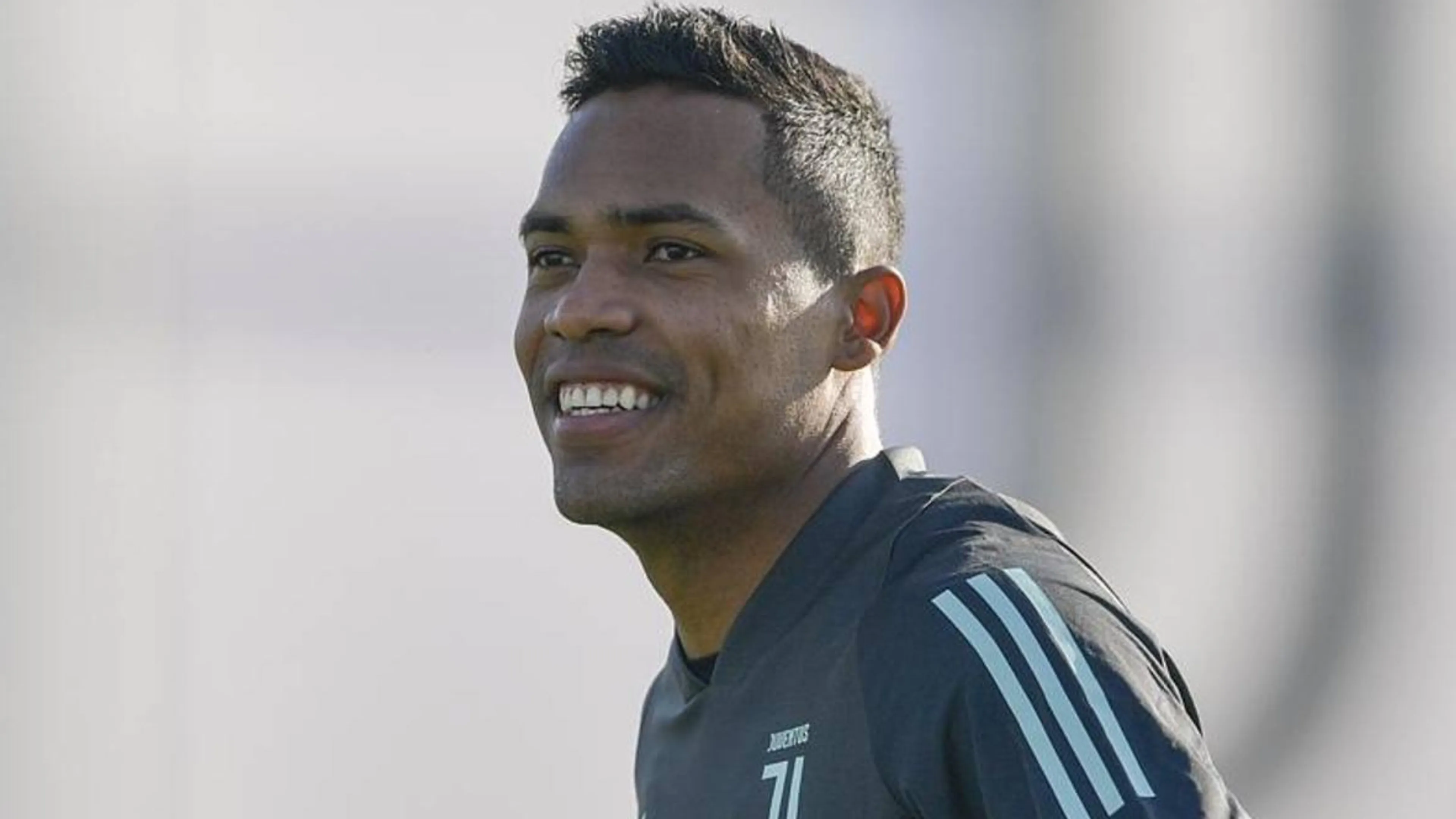 Alex-Sandro-rifiuta-la-rescissione-consensuale-con-la-Juve