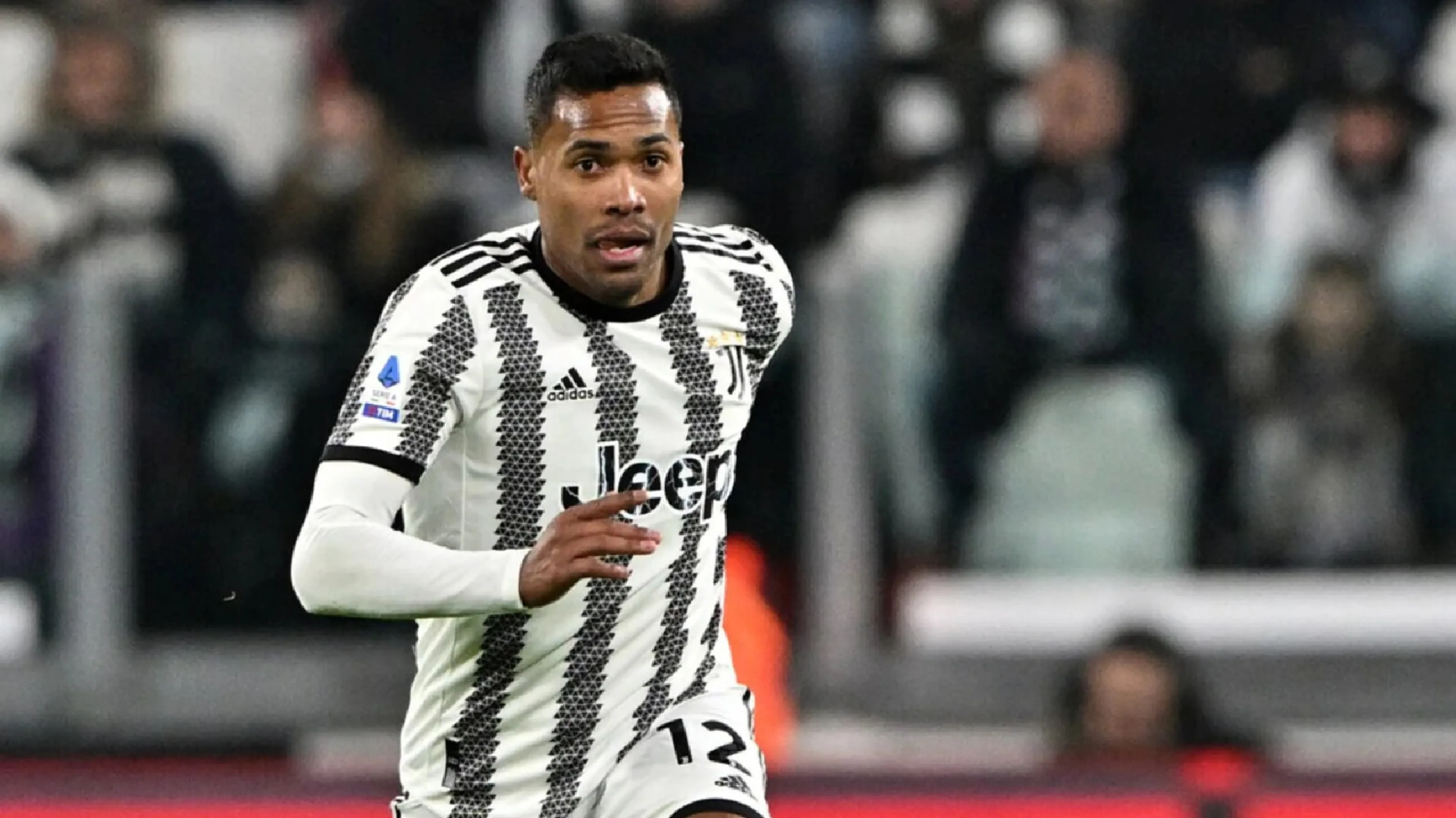 Copertina di L'Al Hilal su Alex Sandro. E potrebbe fare un favore alla Juve