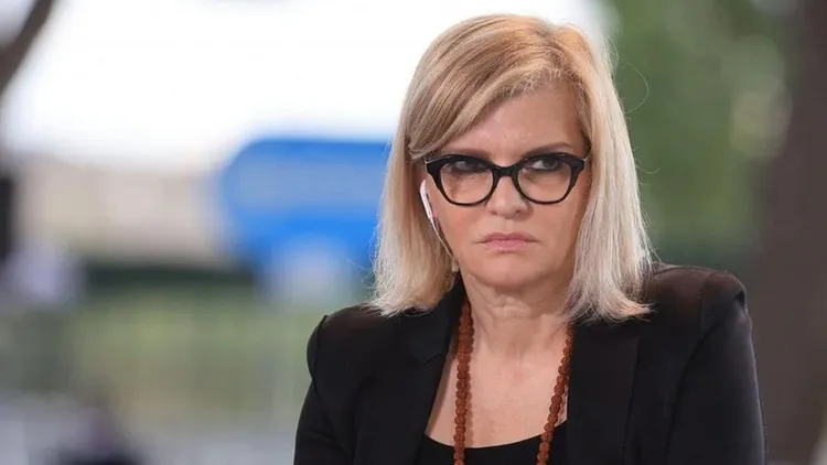 /images/a/l/e/alessandra-de-stefano-sbotta-sui-social.jpg