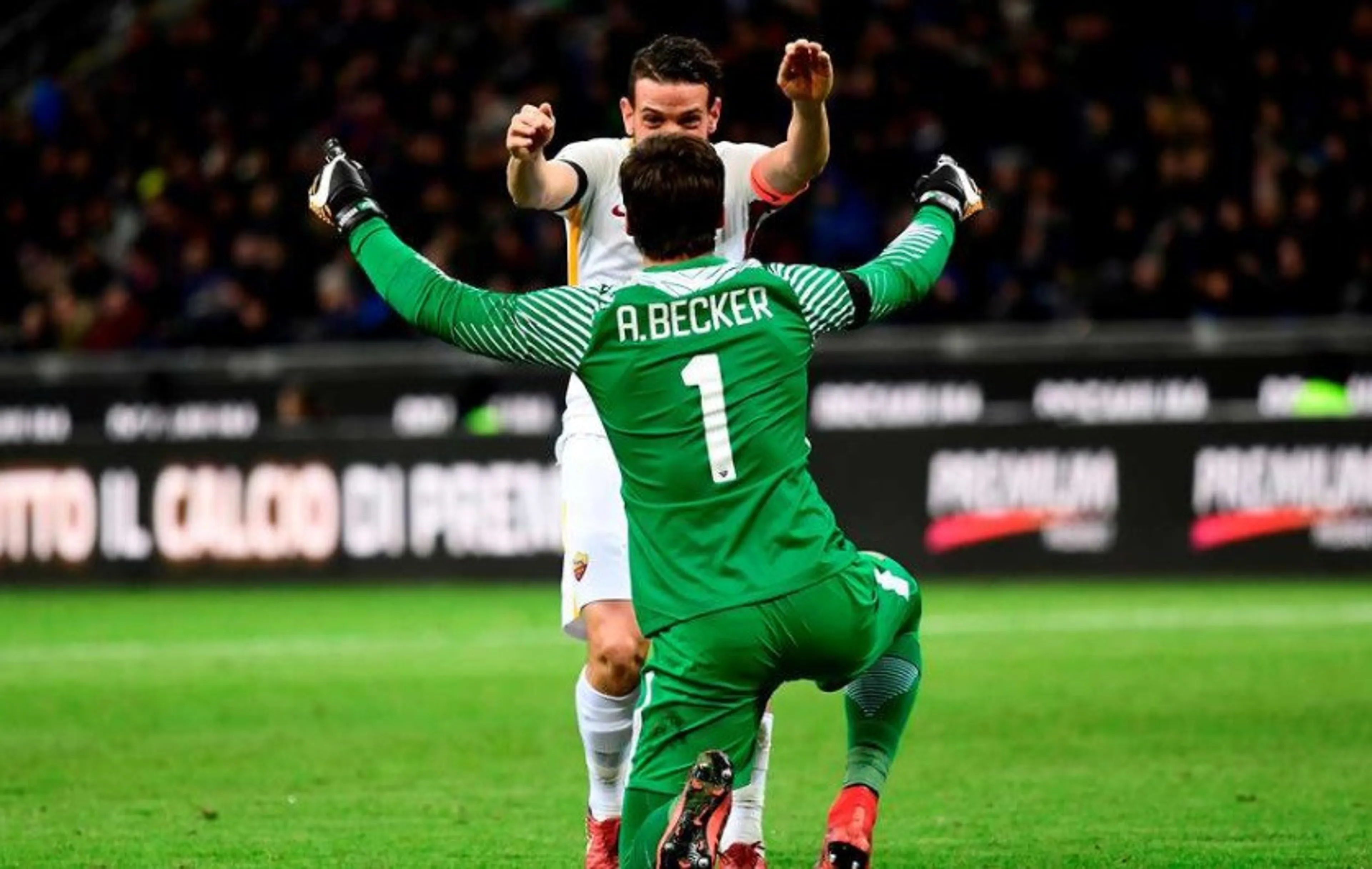 Copertina di Super Alisson, il nuovo idolo “senza maglietta”