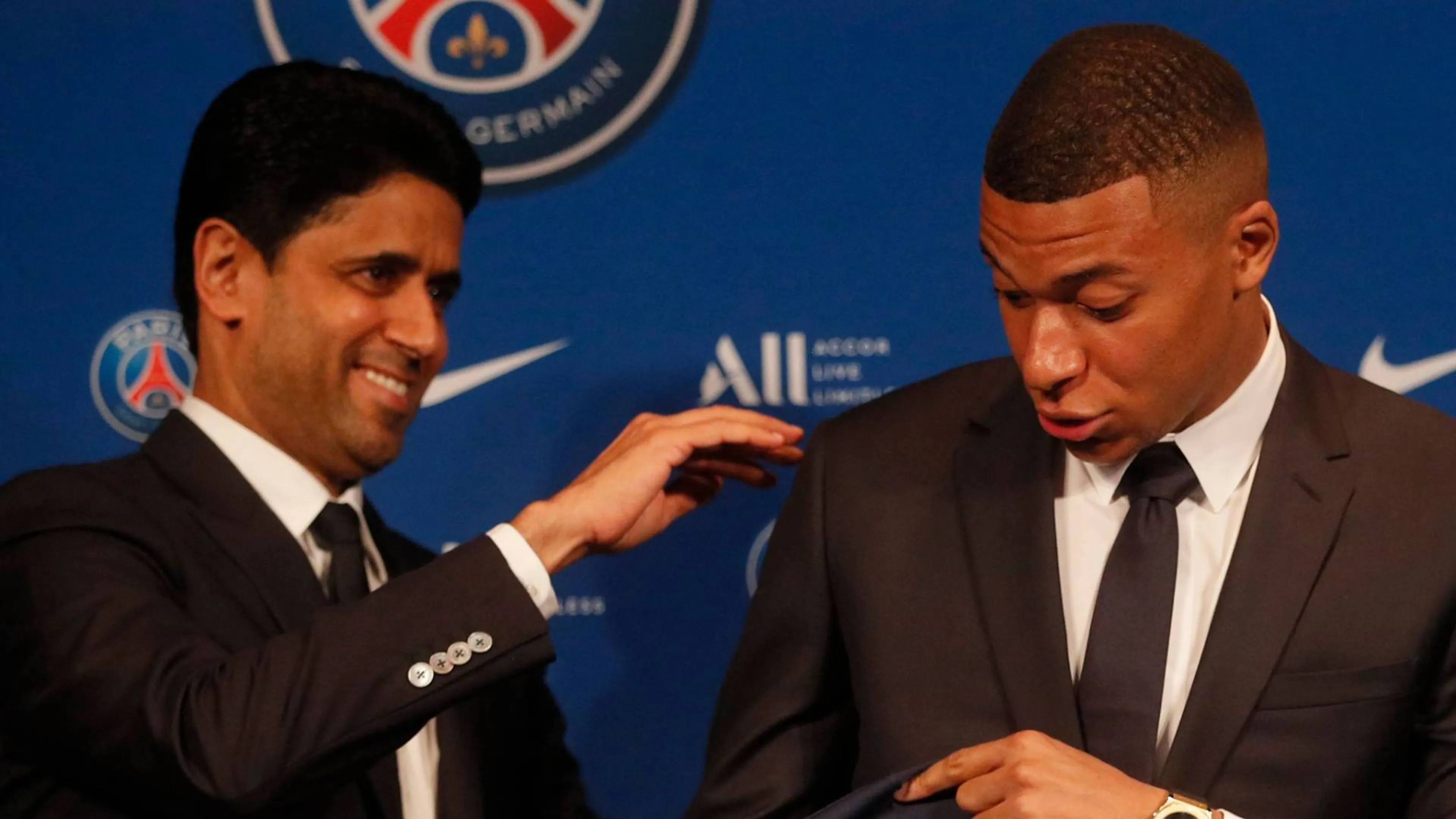 Copertina di Psg, che sta succedendo? L'inversione a U di Al-Khelaifi su Mbappé spiazza tutti