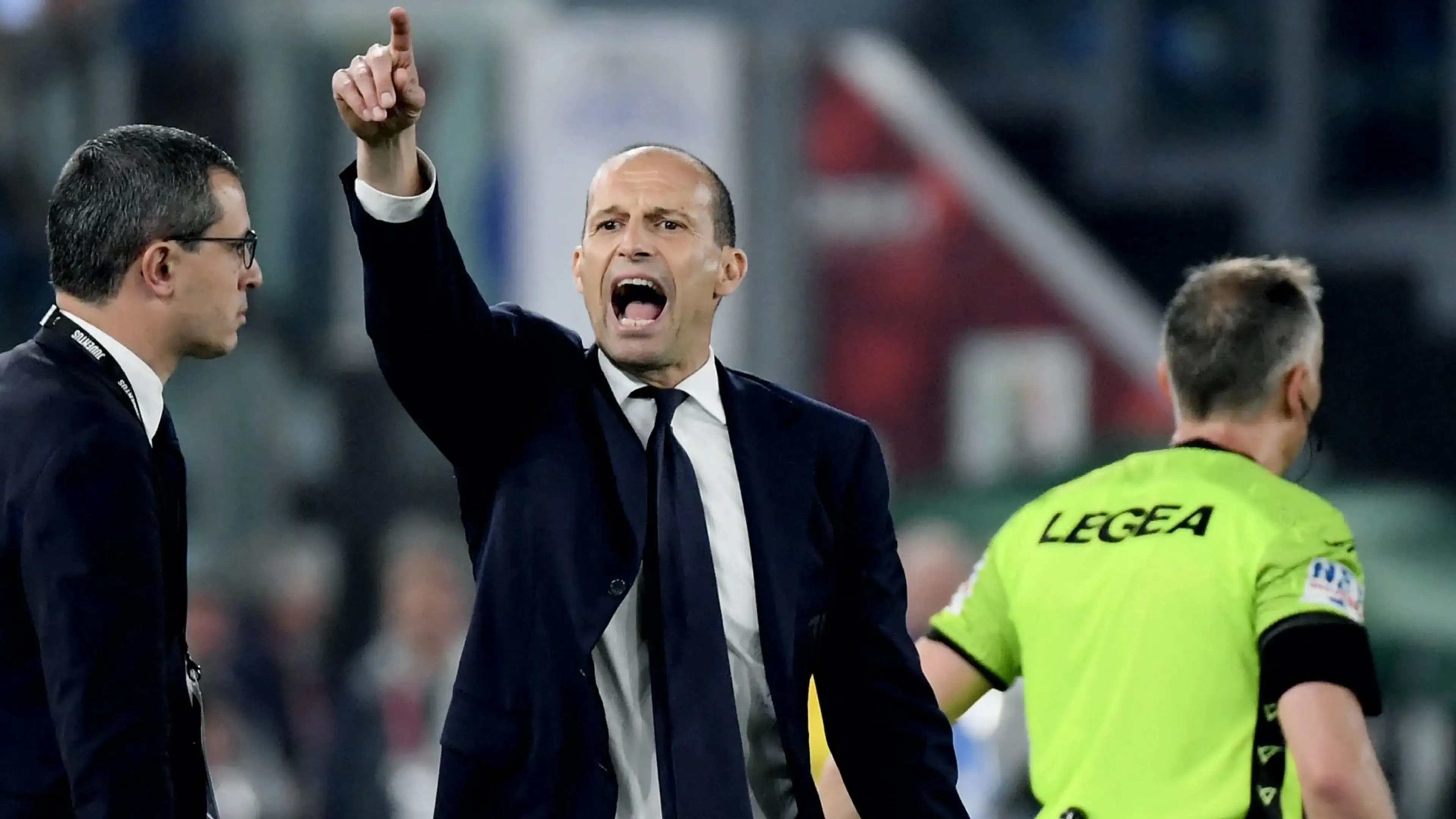 Copertina di Furia Allegri dopo Inter-Juve con Marotta e Baccin: "Siete delle m***e"