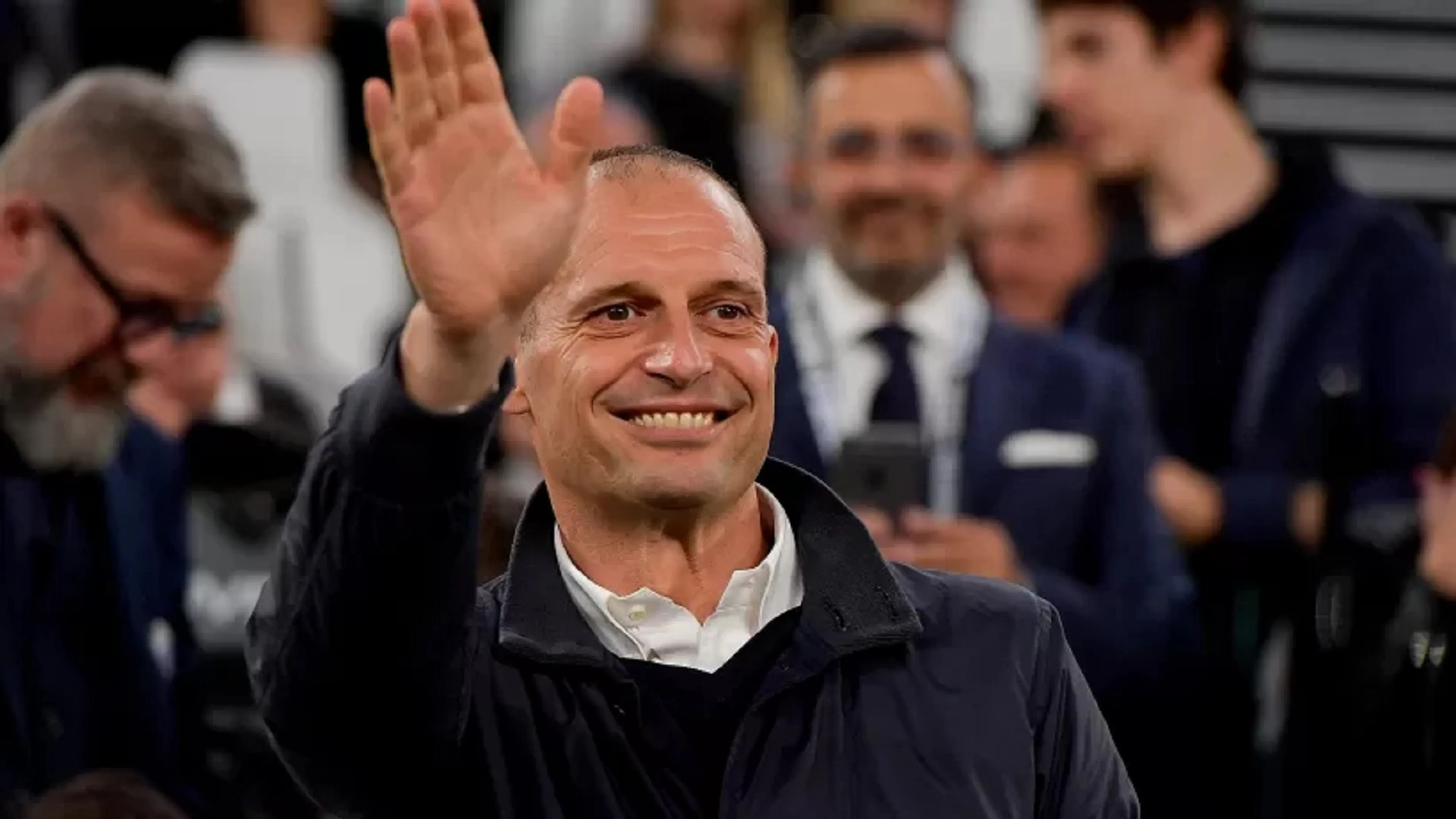 Copertina di Zazzaroni lancia la bomba su Allegri: "Lascerà la Juventus"
